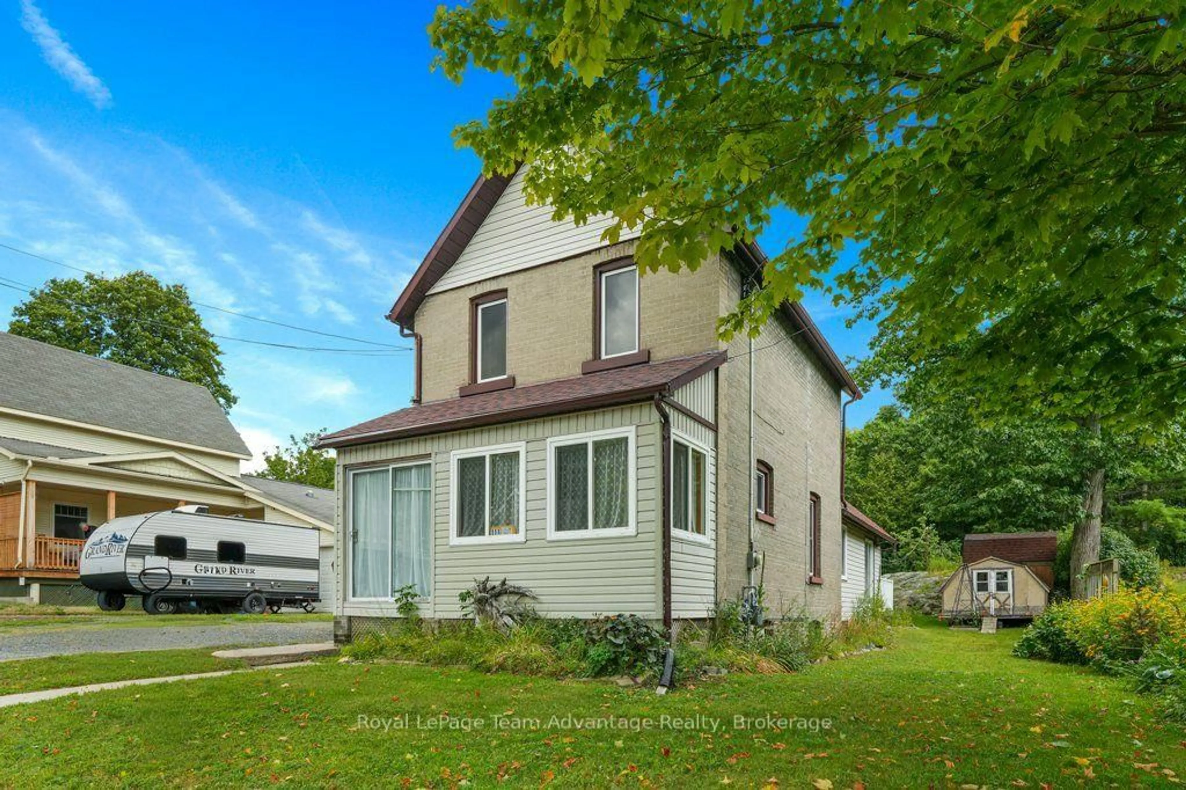 Home with vinyl exterior material, street for 111 Gibson St St, Parry Sound Ontario P2A 1X6