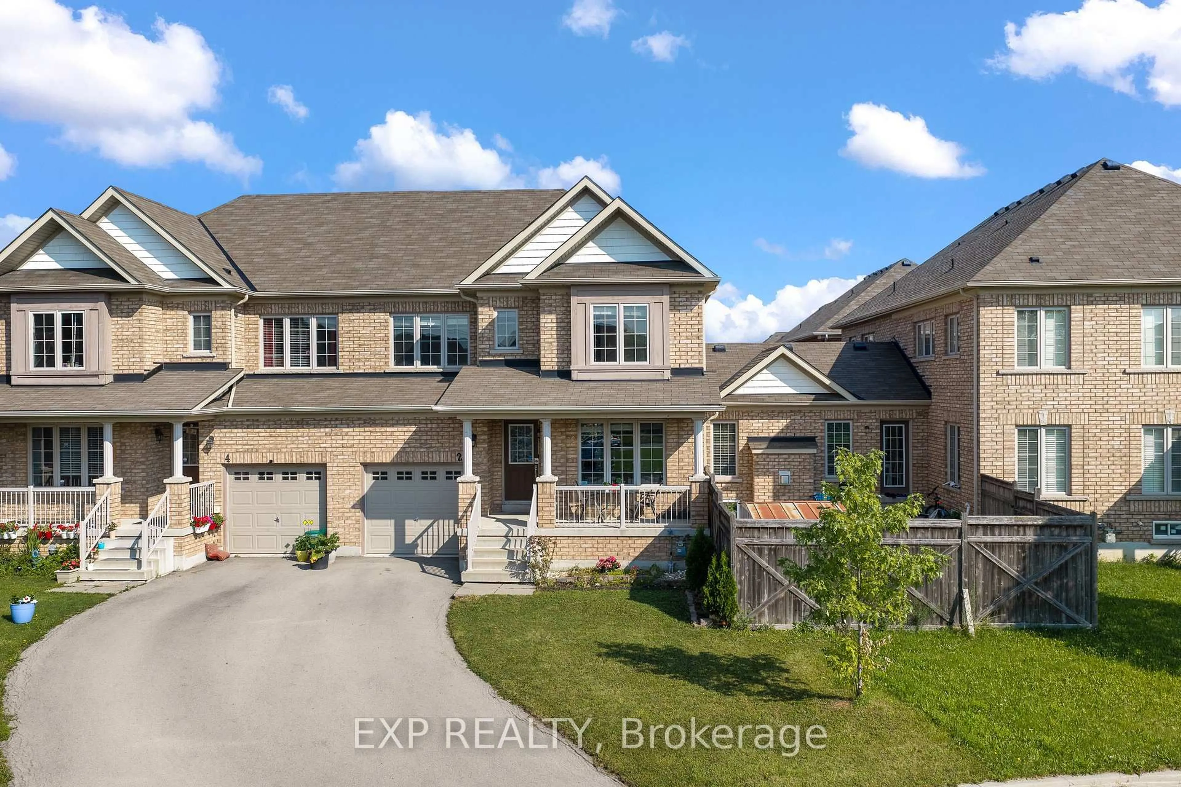 A pic from outside/outdoor area/front of a property/back of a property/a pic from drone, street for 2 Durham Way, Niagara-on-the-Lake Ontario L0S 1J0