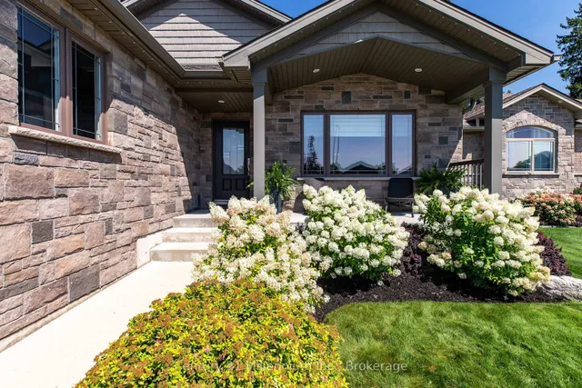 215 Djay Cres, West Grey