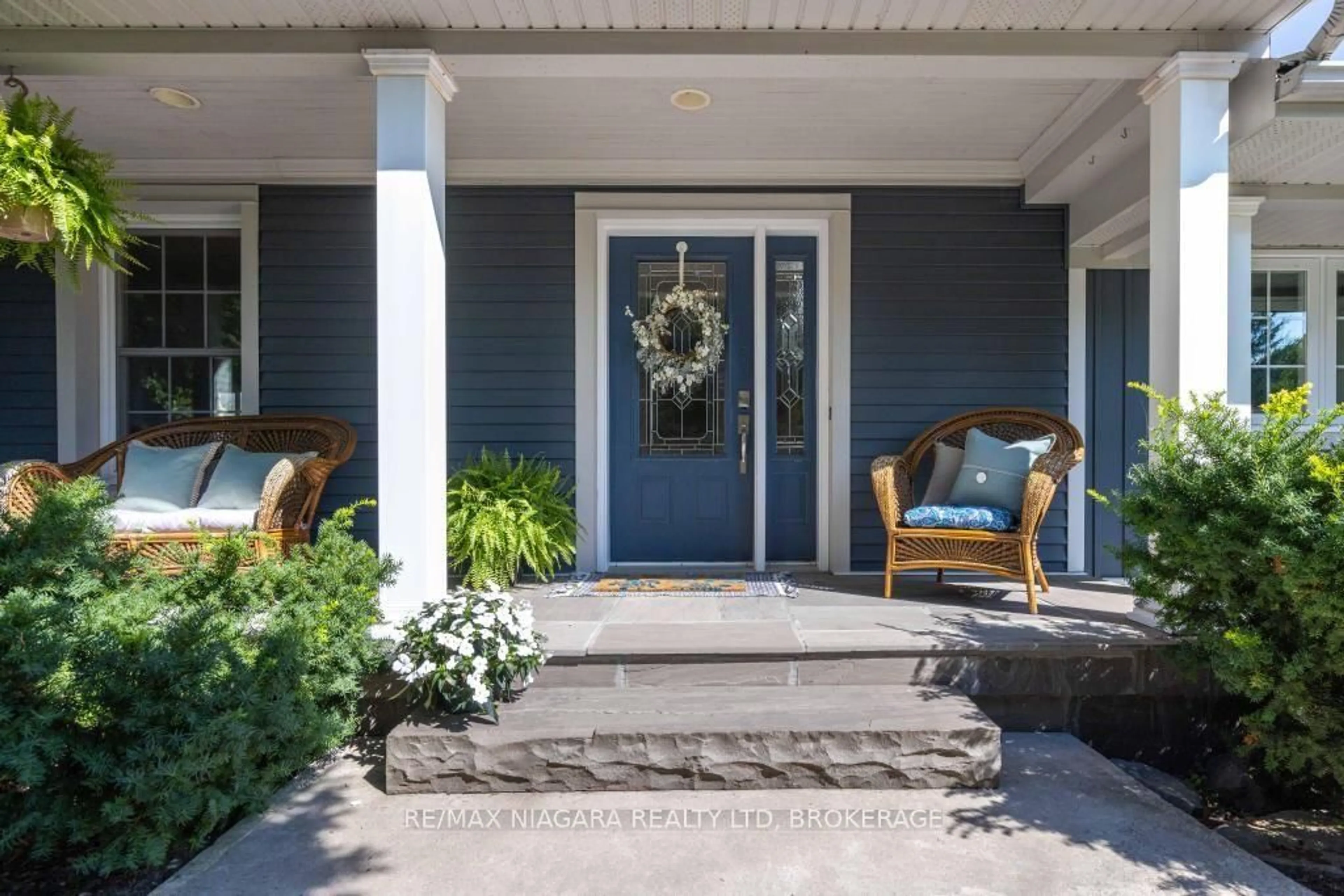 Indoor entryway for 309 Orchard Dr, Niagara-on-the-Lake Ontario L0S 1J0