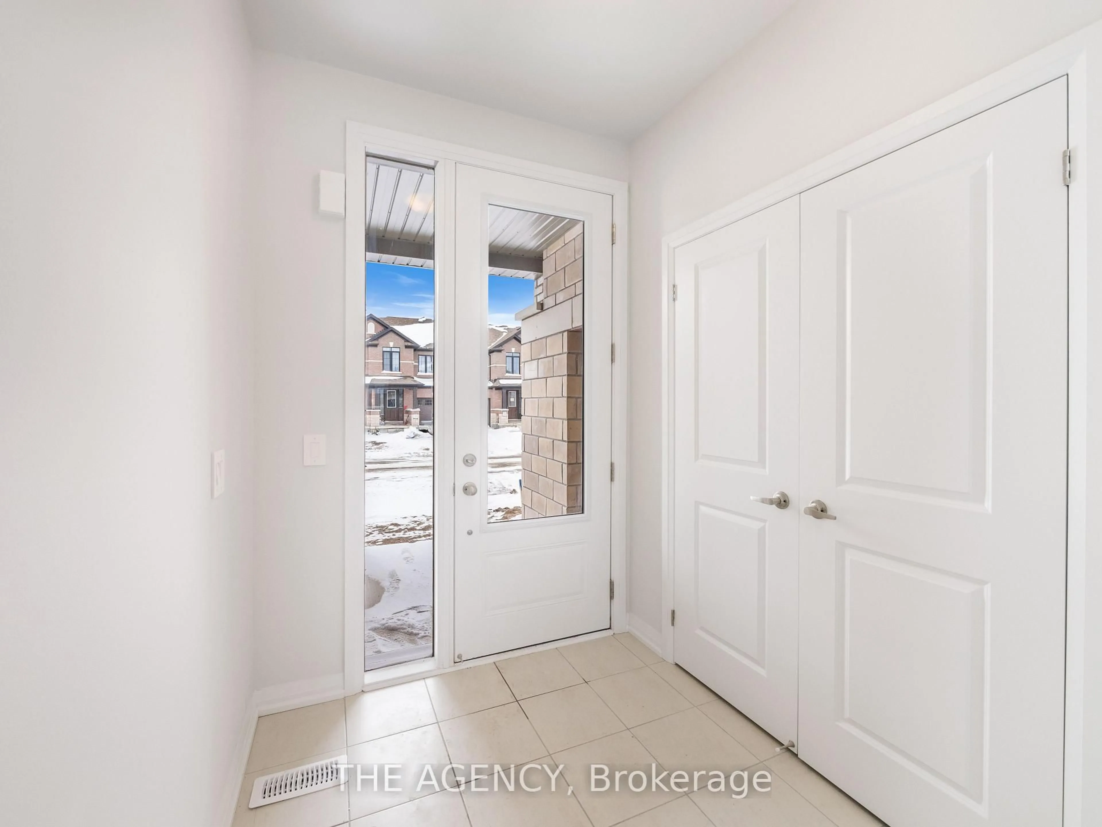 Indoor entryway for 22 Keenan St, Kawartha Lakes Ontario K9V 0R4