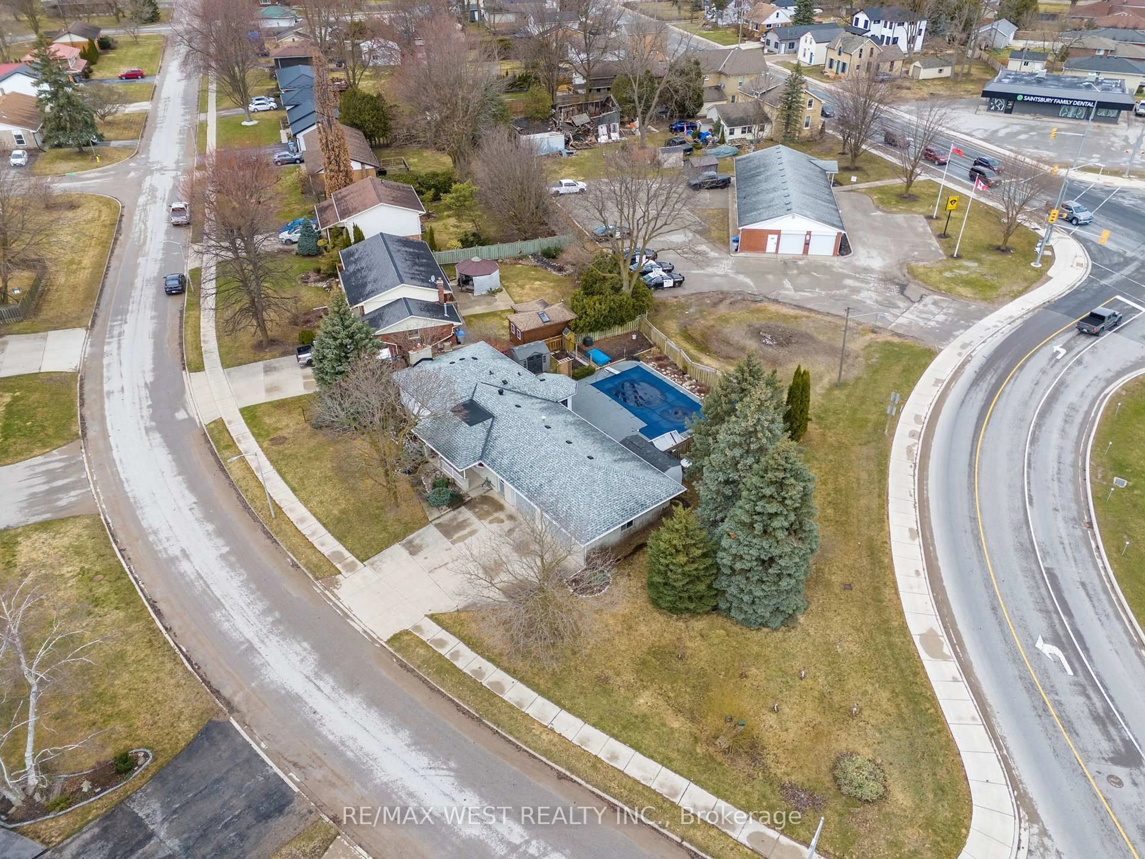 A pic from outside/outdoor area/front of a property/back of a property/a pic from drone, street for 96 Langford Dr, Lucan Biddulph Ontario N0M 2J0