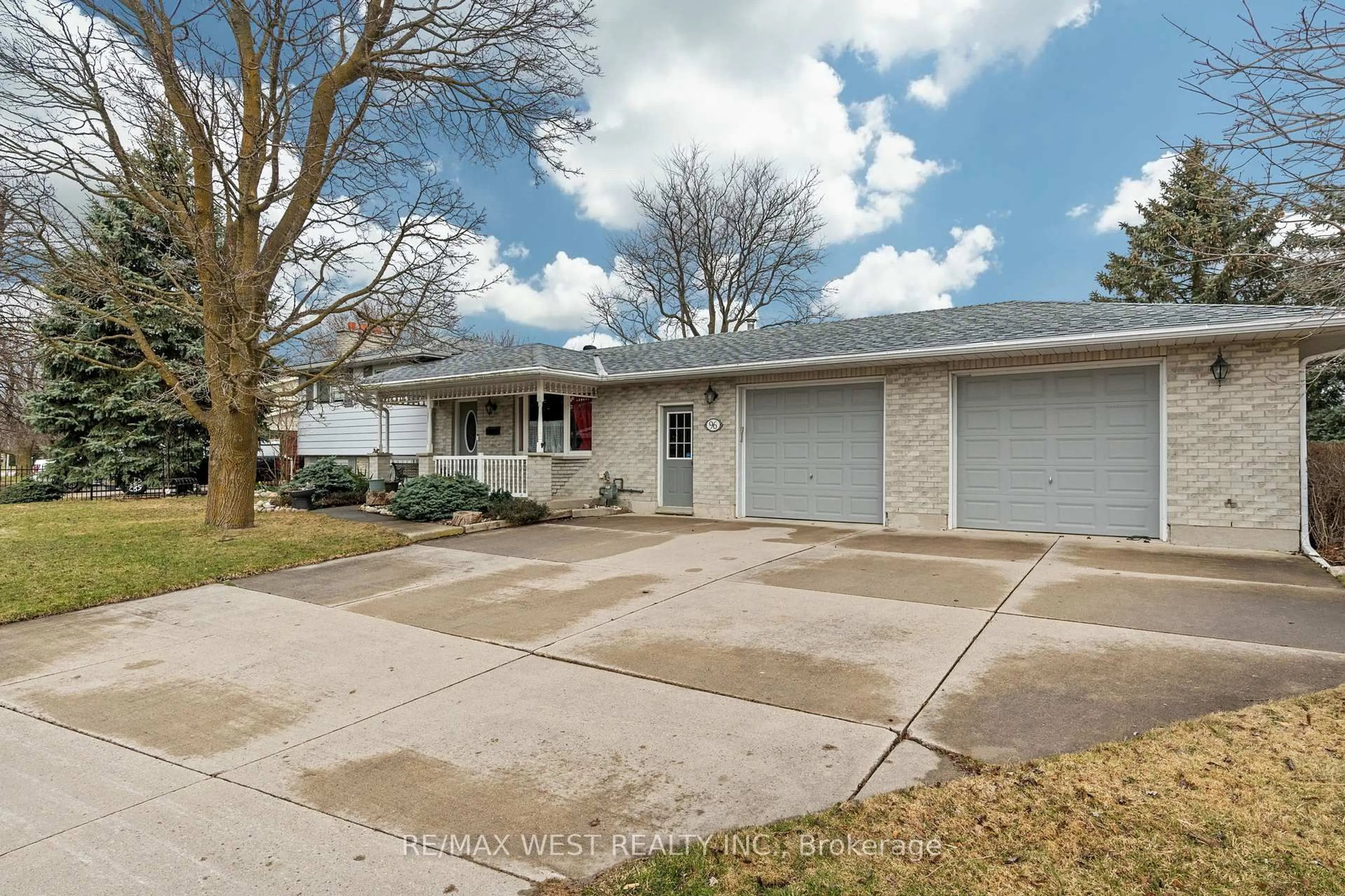 Unknown for 96 Langford Dr, Lucan Biddulph Ontario N0M 2J0
