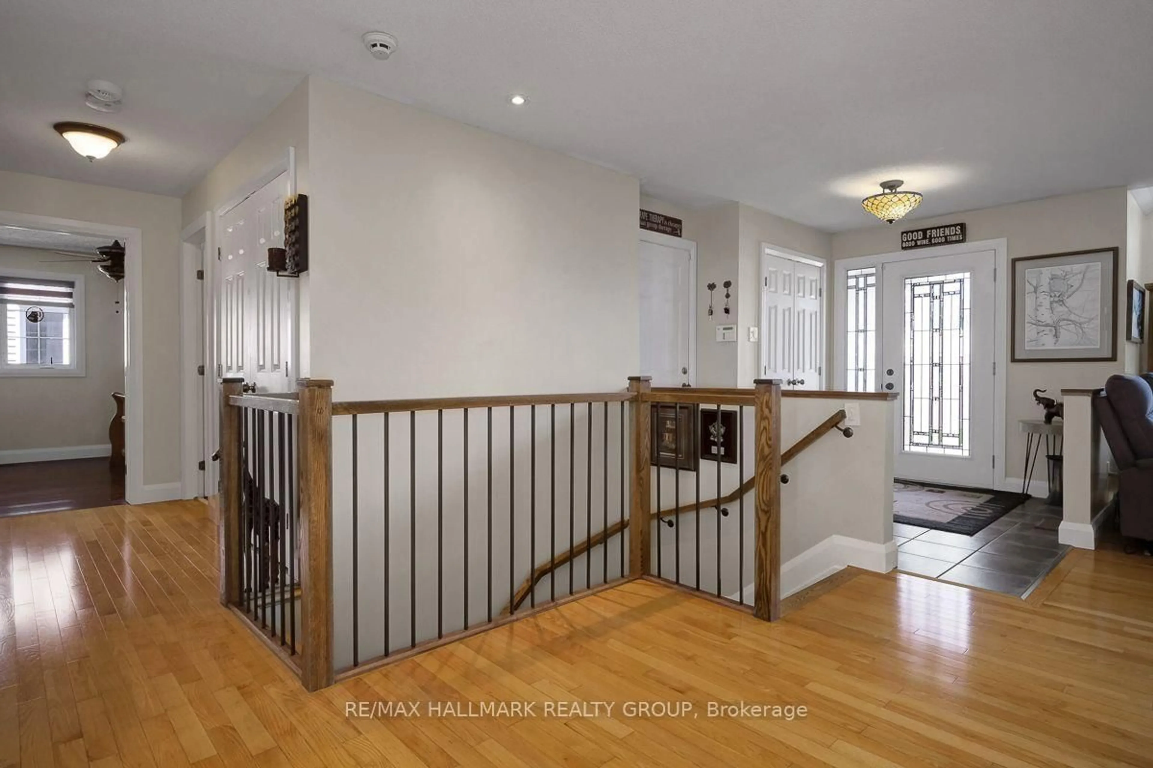 Unknown for 75 Lloydalex Cres, Ottawa Ontario K2S 2E8