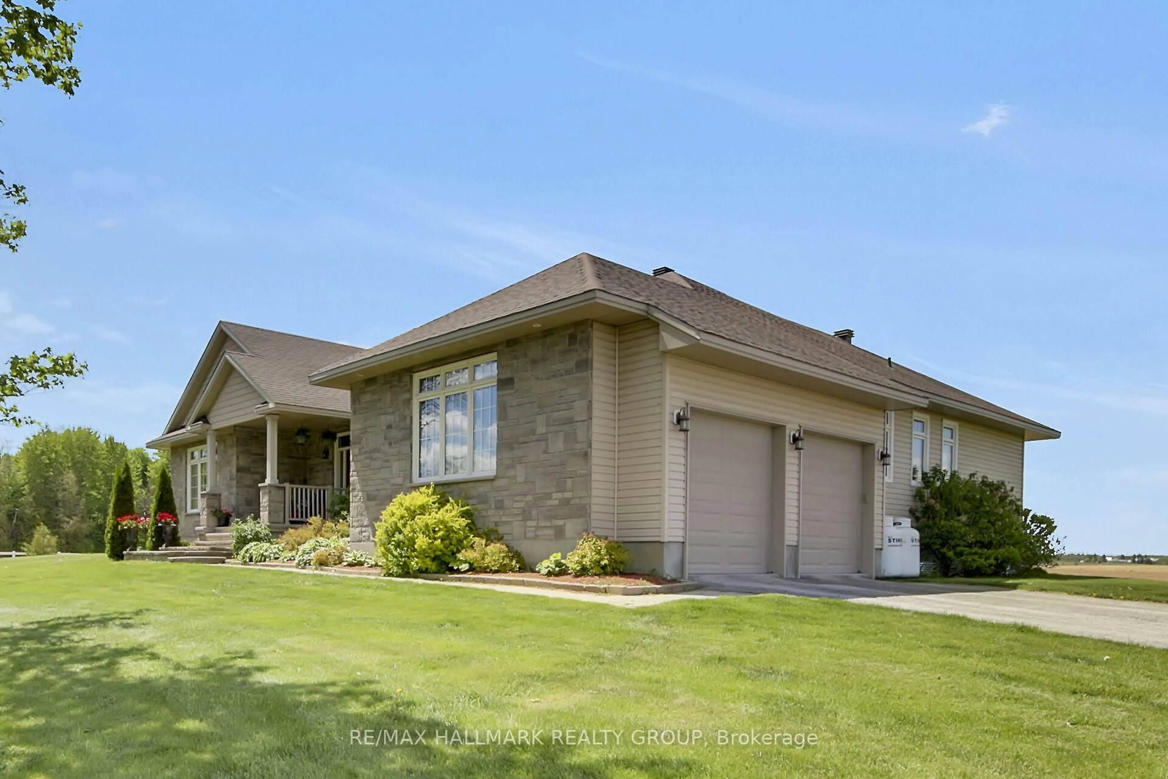 Home with brick exterior material, unknown for 7479 Bleeks Rd, Ashton Ontario K0A 1B0