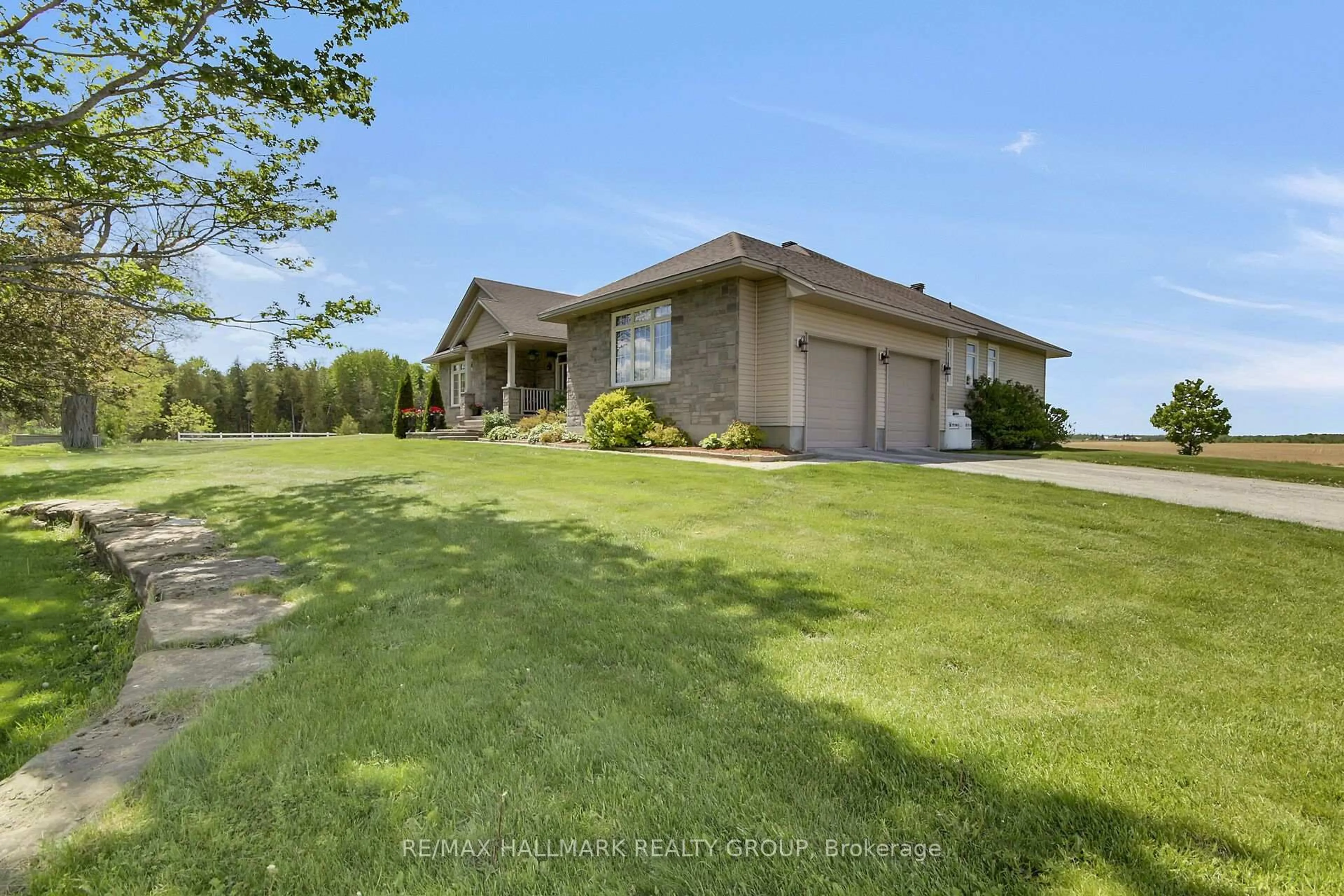 A pic from outside/outdoor area/front of a property/back of a property/a pic from drone, water/lake/river/ocean view for 7479 Bleeks Rd, Ashton Ontario K0A 1B0