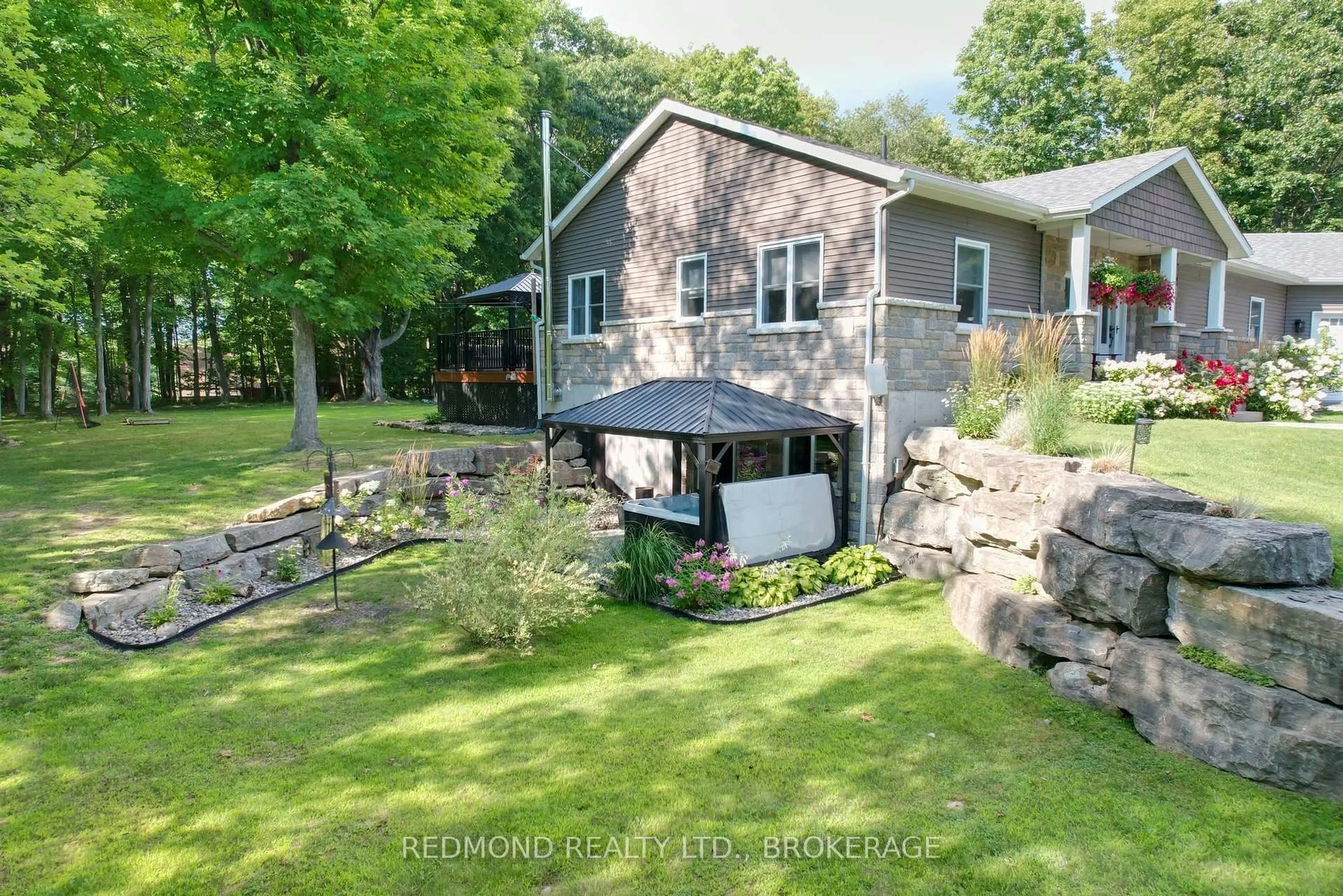 A pic from outside/outdoor area/front of a property/back of a property/a pic from drone, unknown for 430 County Road # 2 Rd, Front of Leeds & Seeleys Bay Ontario K7G 2V4