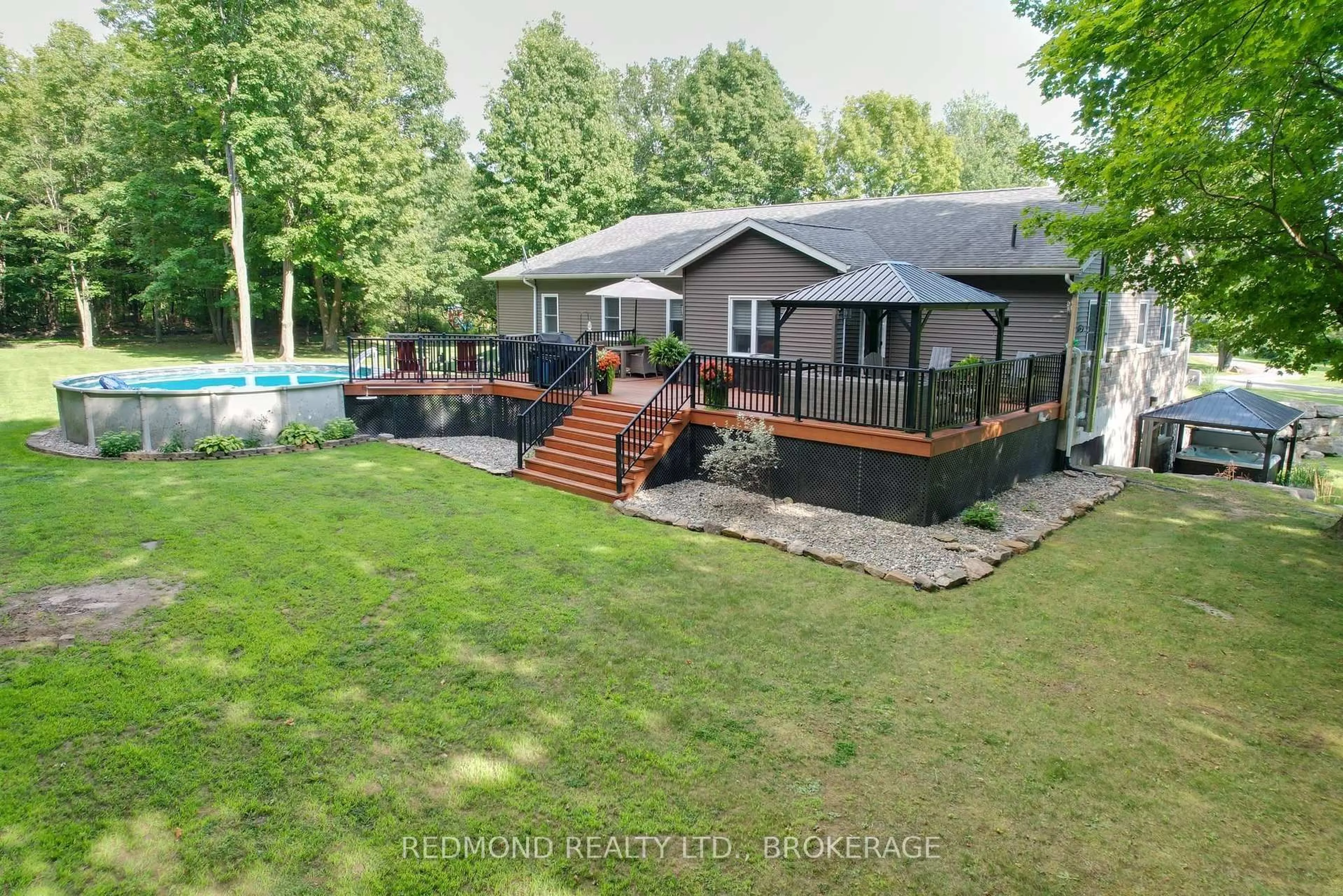 A pic from outside/outdoor area/front of a property/back of a property/a pic from drone, water/lake/river/ocean view for 430 County Road # 2 Rd, Front of Leeds & Seeleys Bay Ontario K7G 2V4