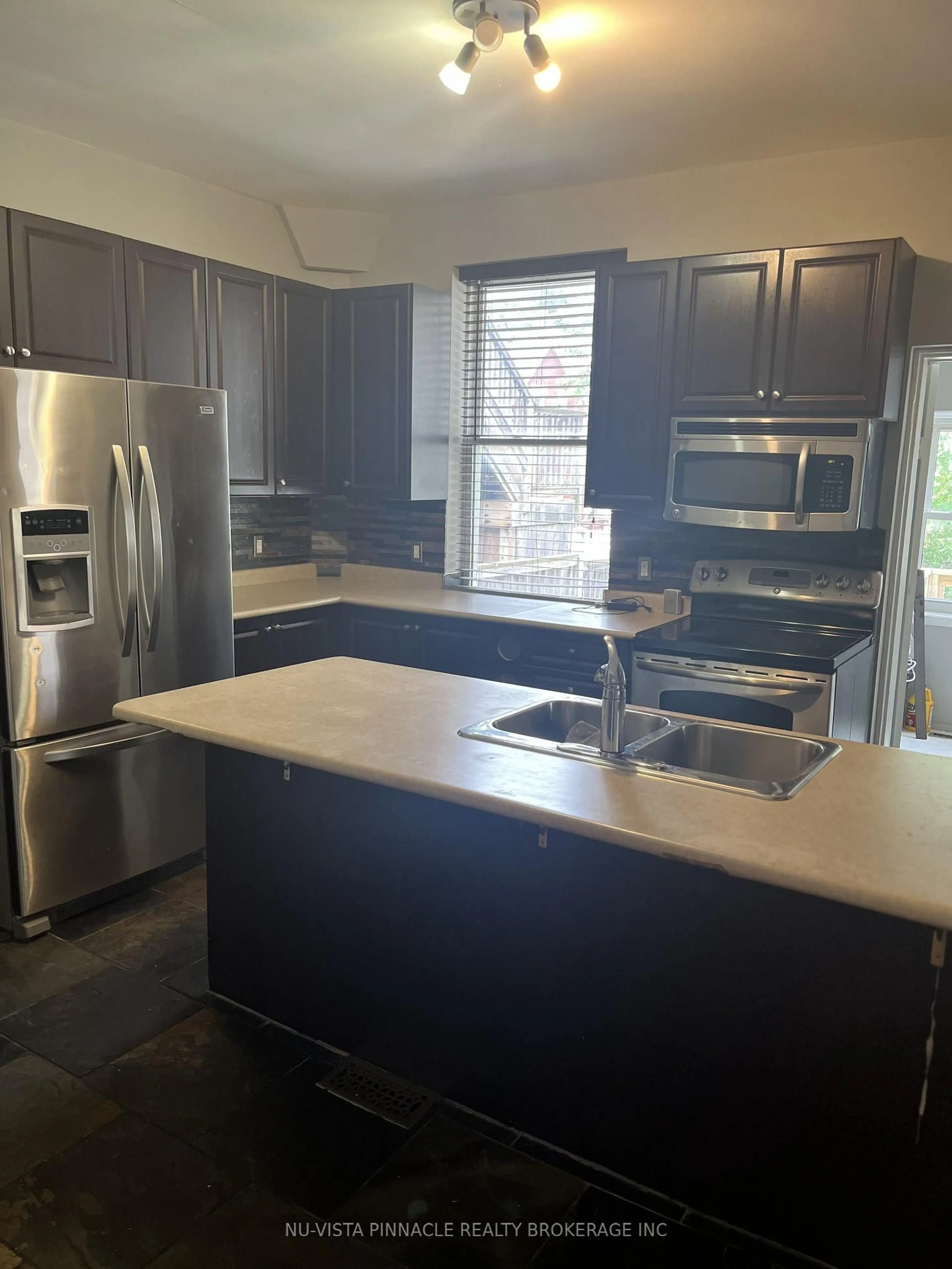 Open concept kitchen, unknown for 572 Oxford St, London East Ontario N5Y 3J1