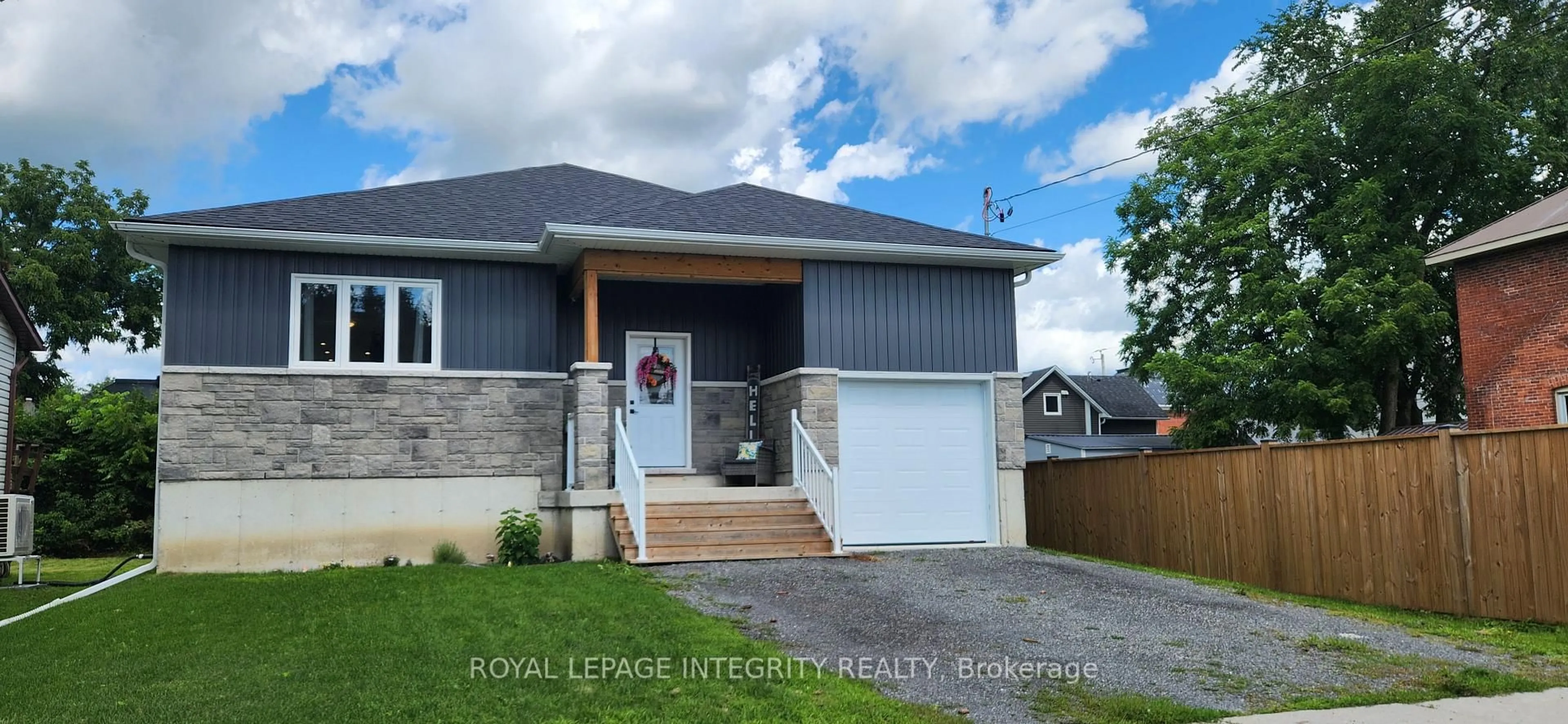 Home with vinyl exterior material, street for 6 Union St, Lansdowne Village Ontario K0E 1L0
