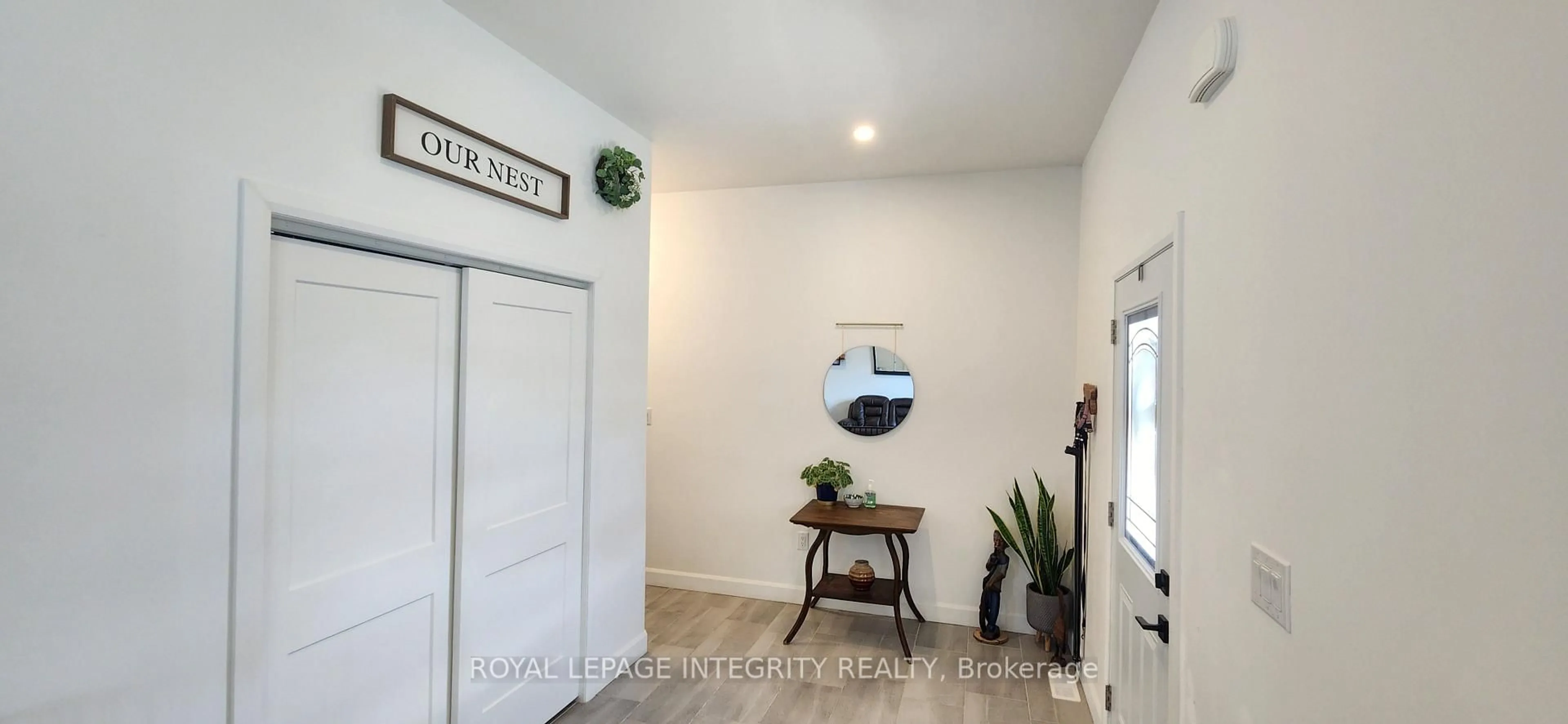 Indoor entryway for 6 Union St, Lansdowne Village Ontario K0E 1L0