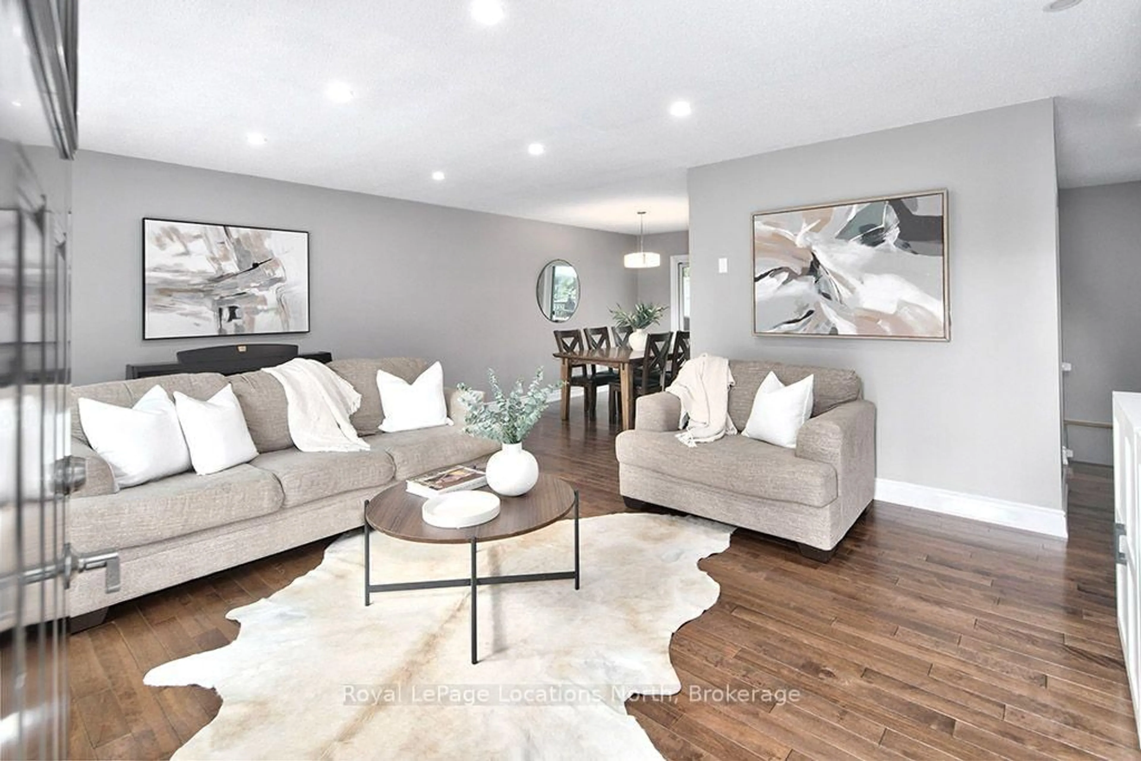 Living room with furniture, unknown for 124 Greenfield Dr, Meaford Ontario N4L 1W6