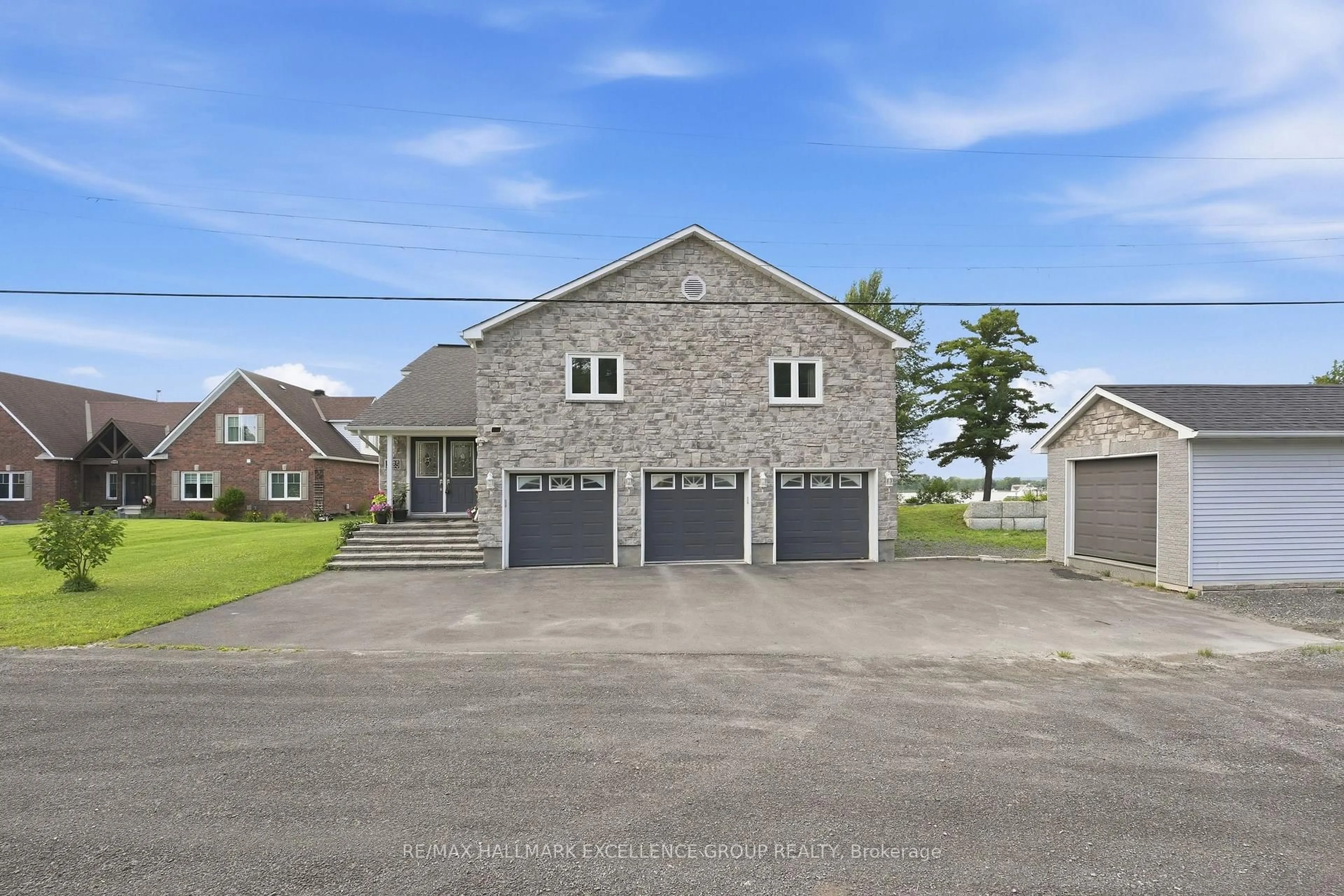 Unknown for 2985 Leo Lane, Orleans Ontario K4C 1A6