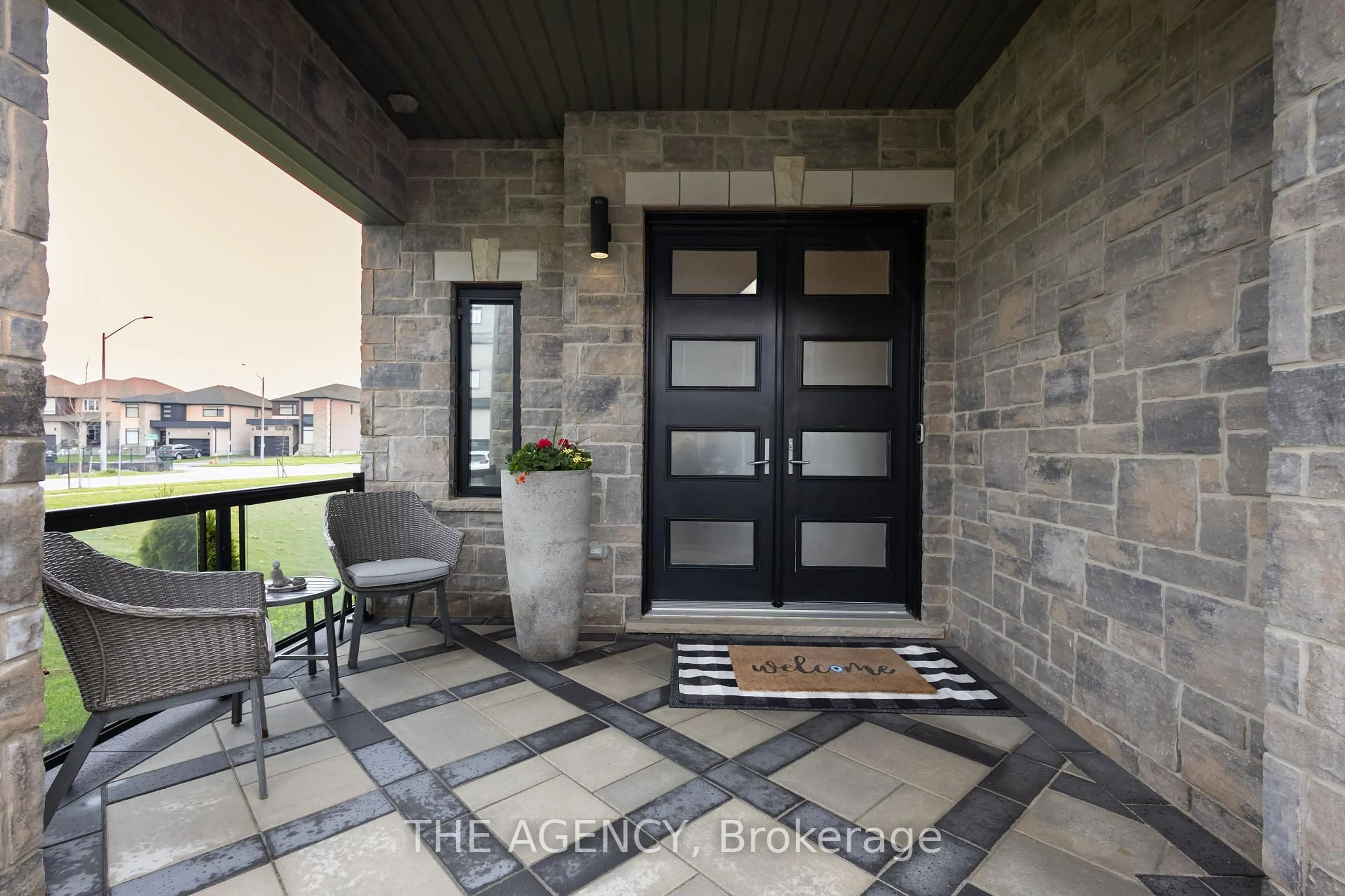 Indoor entryway for 76 Grandville Circ, Brant Ontario N3L 0J5