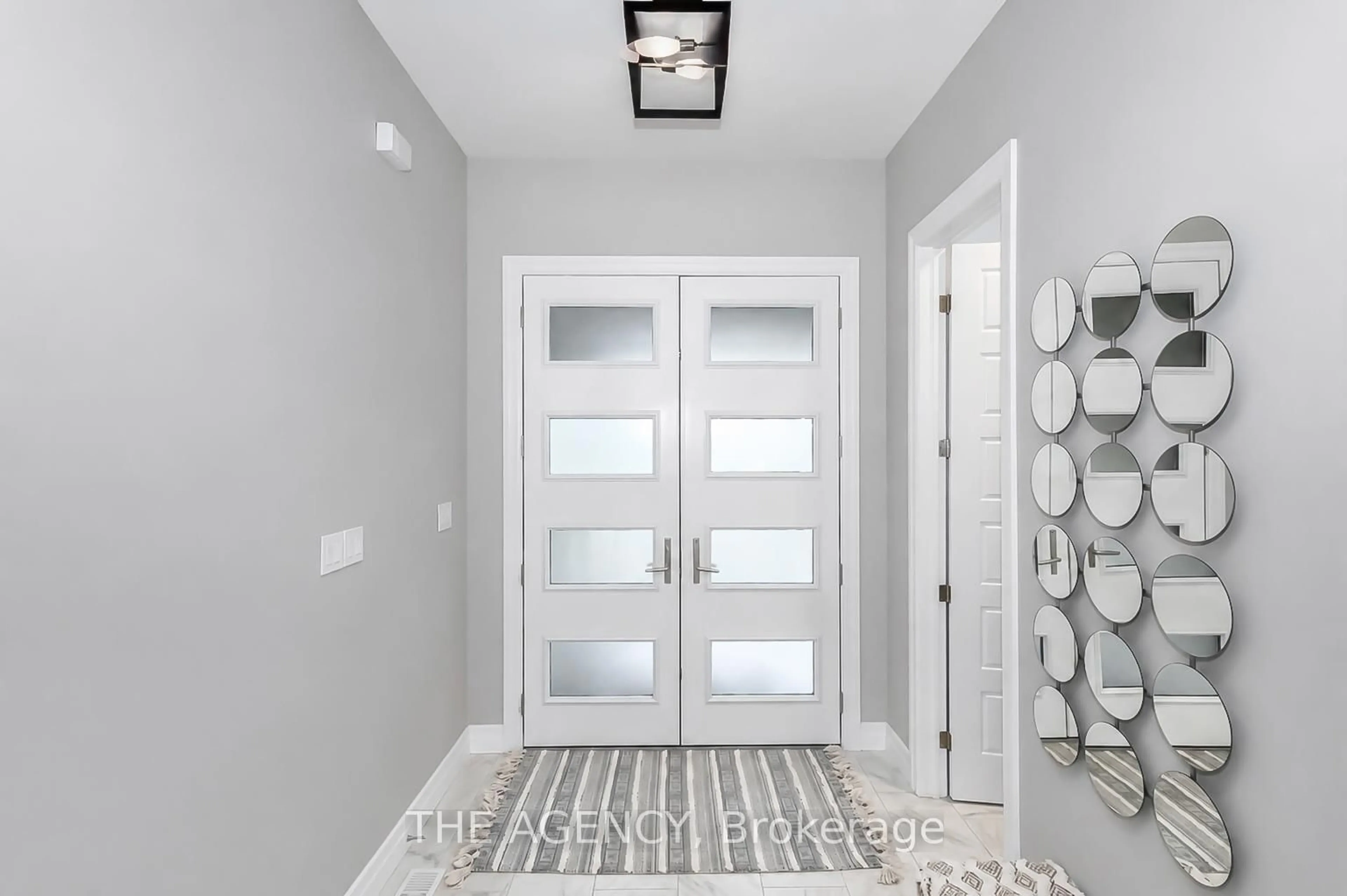 Indoor entryway for 76 Grandville Circ, Brant Ontario N3L 0J5