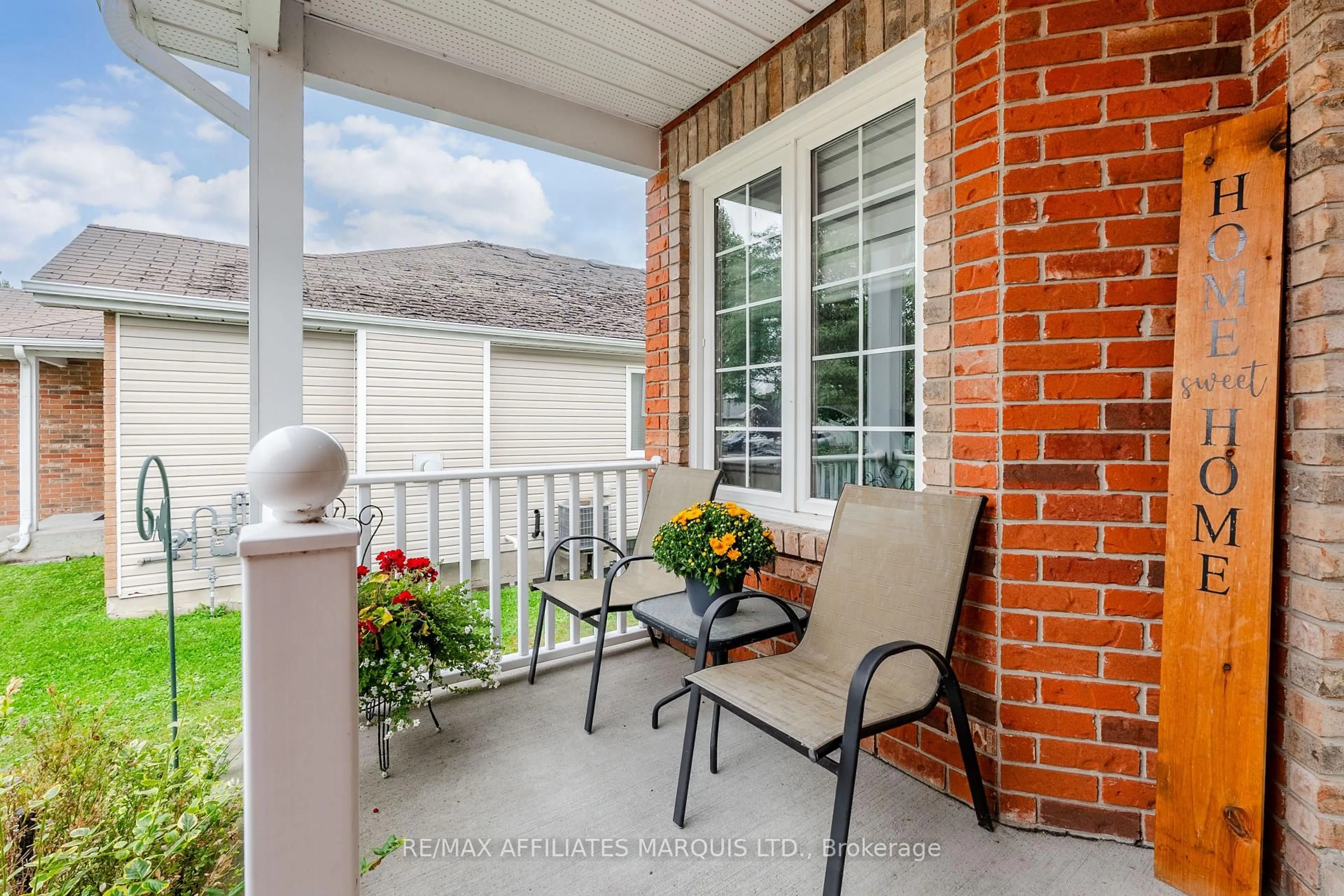 Patio, street for 2230 Glen Brook Dr, Cornwall Ontario K6H 7N2