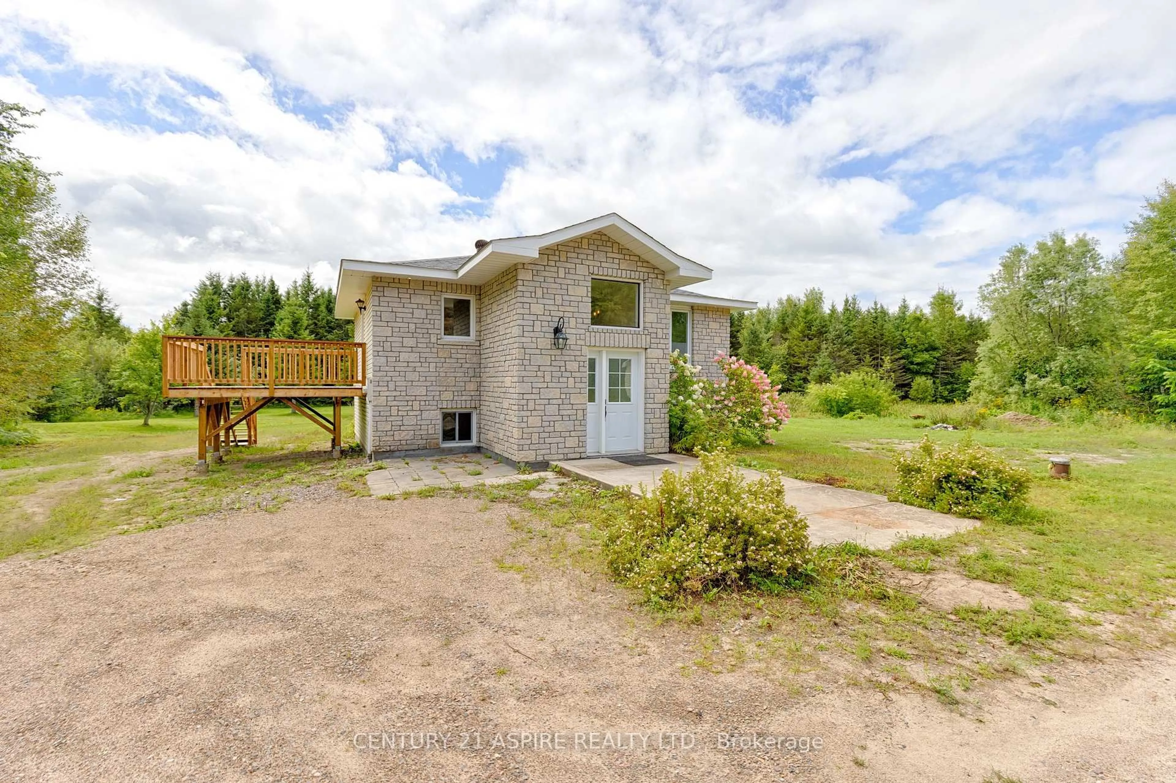 A pic from outside/outdoor area/front of a property/back of a property/a pic from drone, building for 1549 Zion Line, Beachburg Ontario K0J 1C0