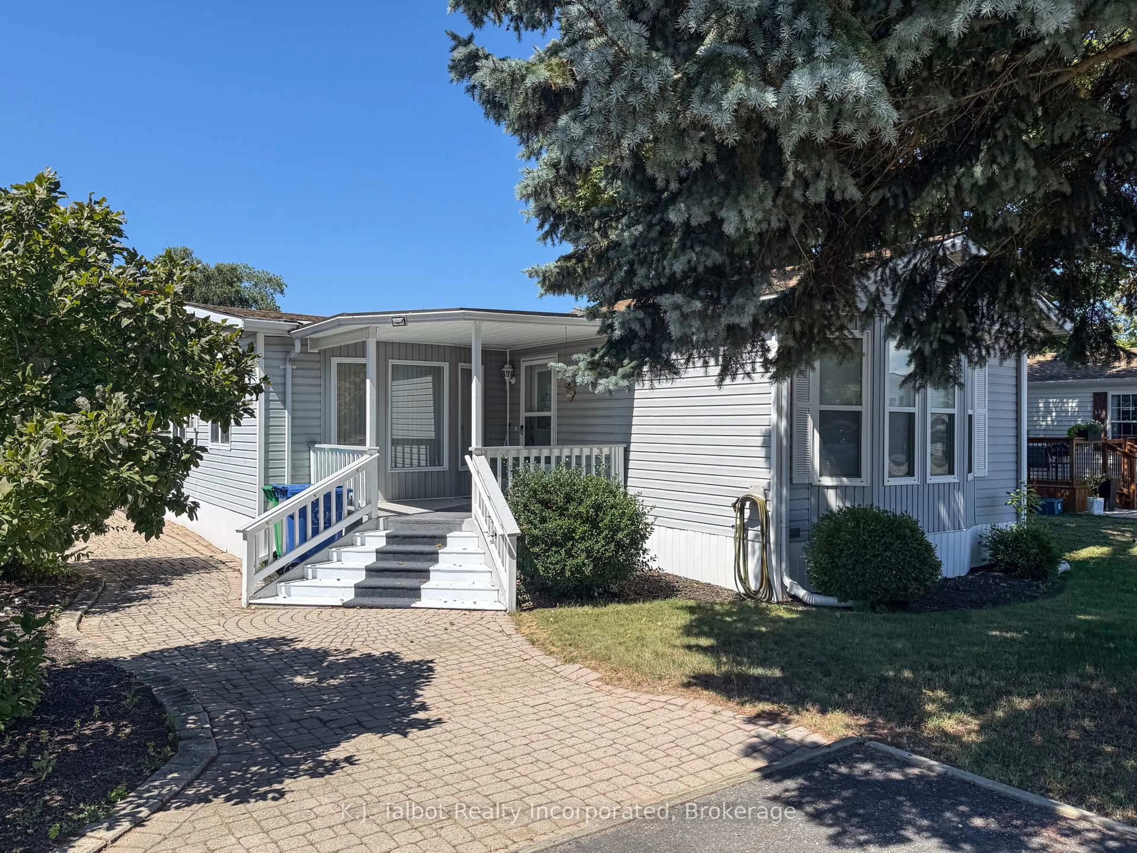 Home with vinyl exterior material, street for 55 Algonquin Lane, Ashfield-Colborne-Wawanosh Ontario N7A 3Y2