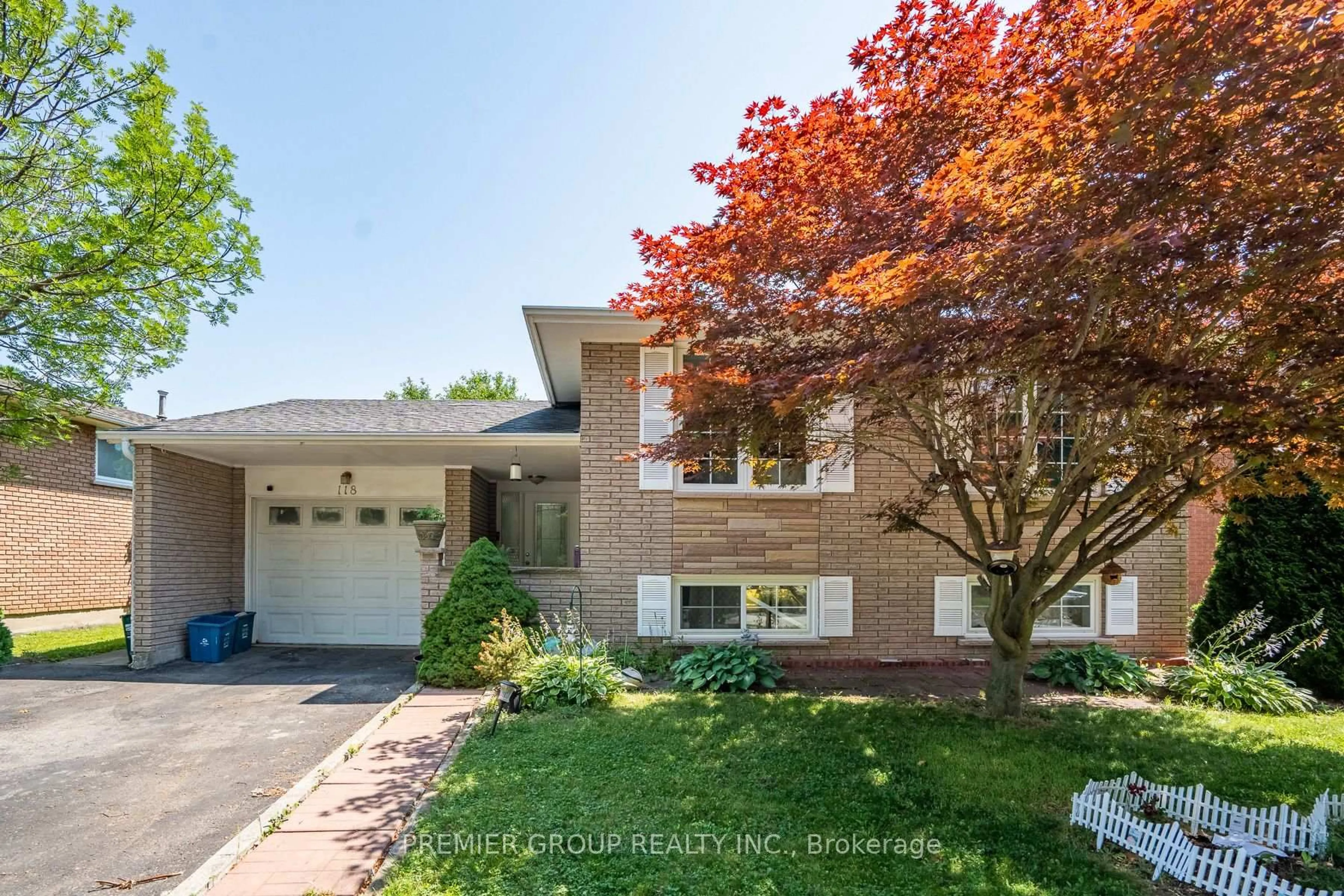 Home with brick exterior material, street for 118 Bridlewood Dr, Welland Ontario L3C 6L1