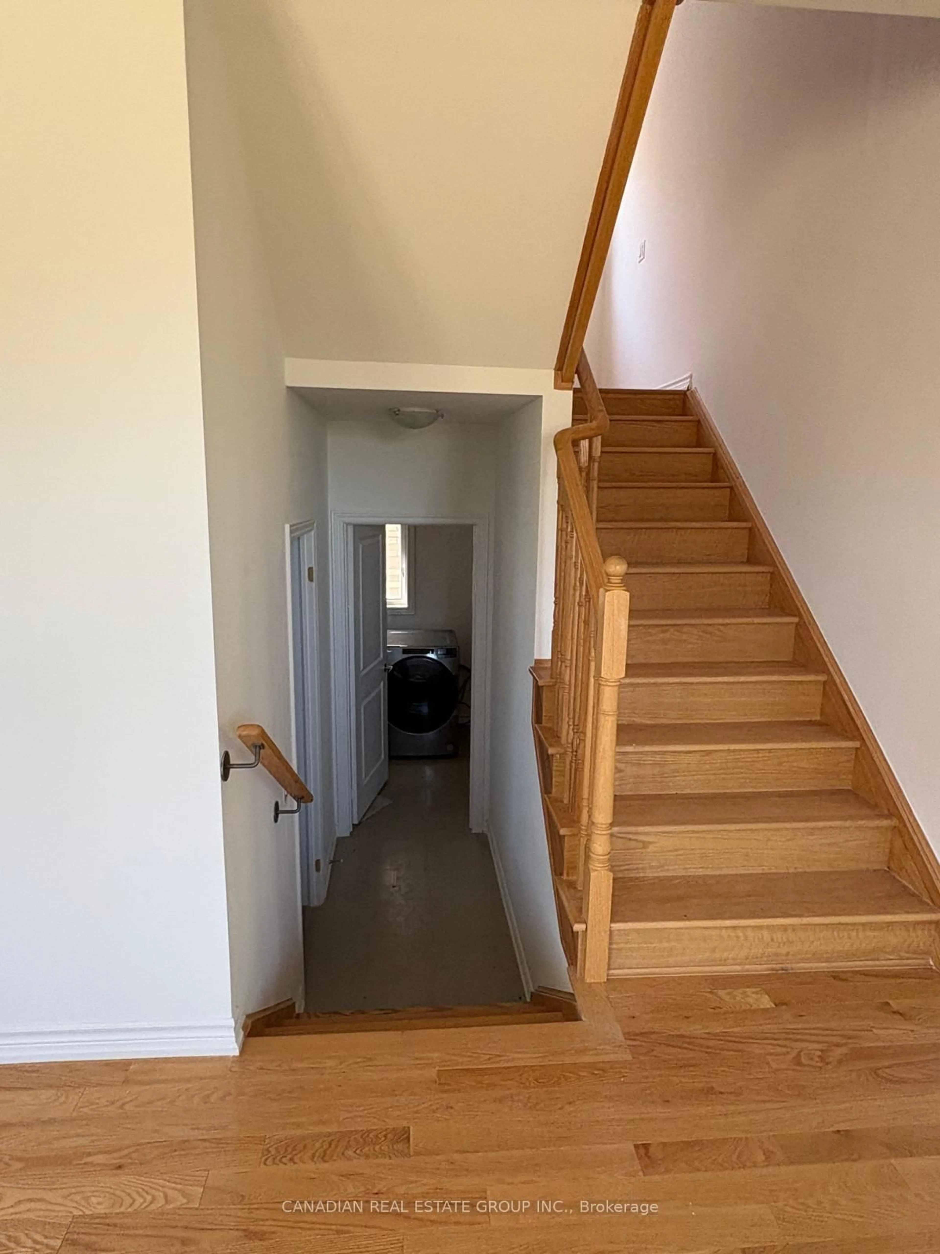 Stairs for 11 Corbett St, Southgate Ontario N0C 1B0