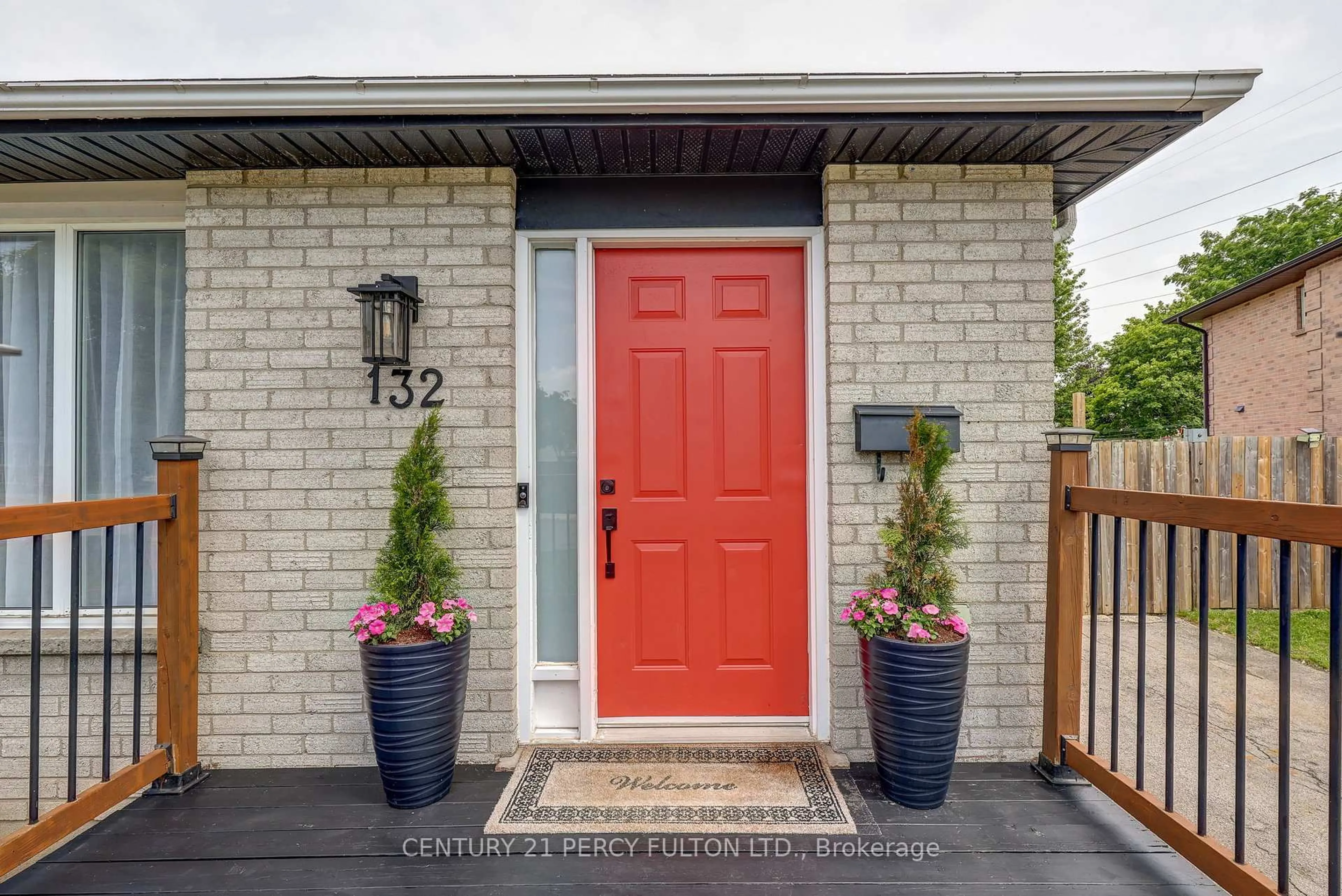 Indoor entryway for 132 Sundridge Cres, London South Ontario N5Z 4R7