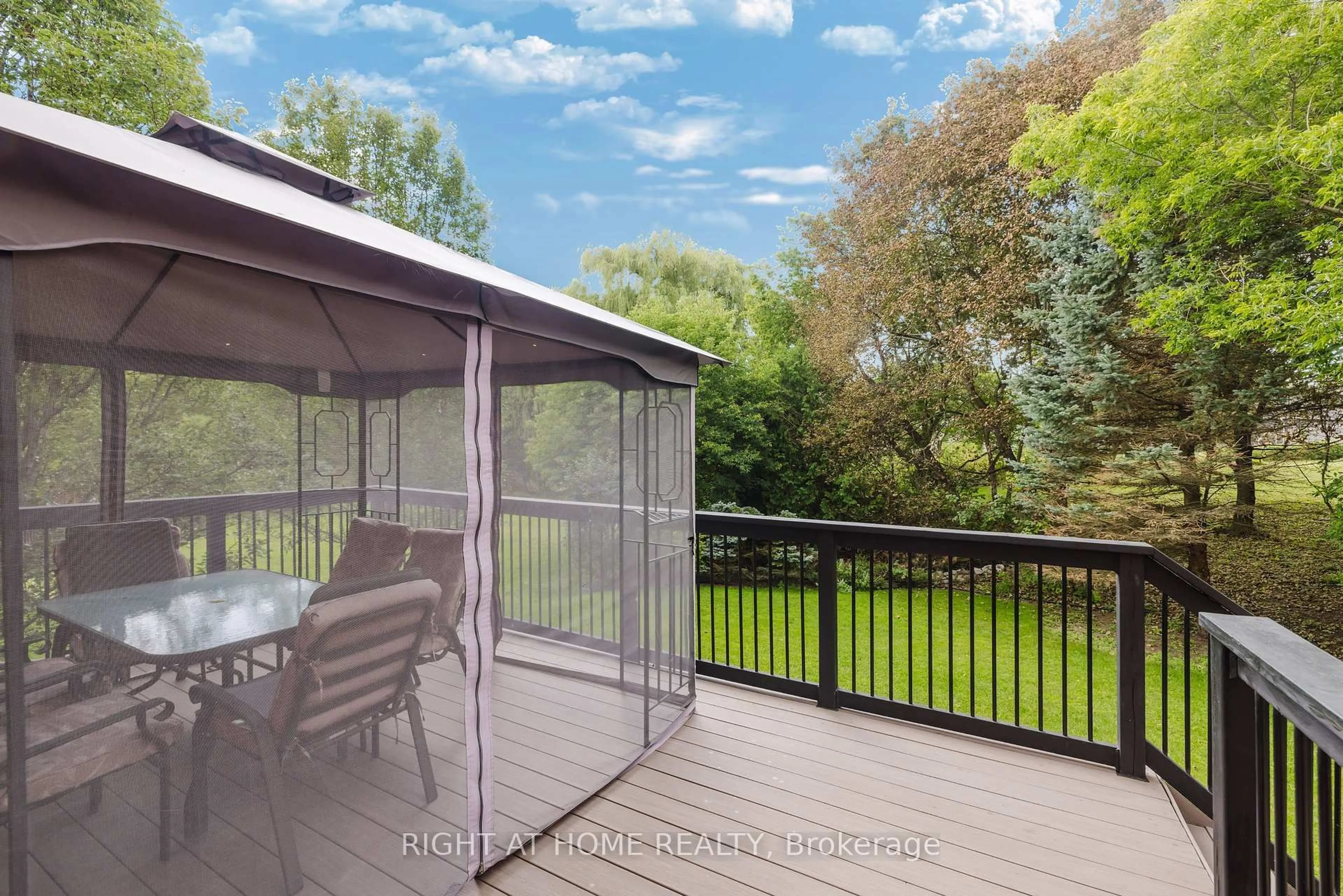 Patio, water/lake/river/ocean view for 23 Magnolia Crt, Belleville Ontario K8P 5M7