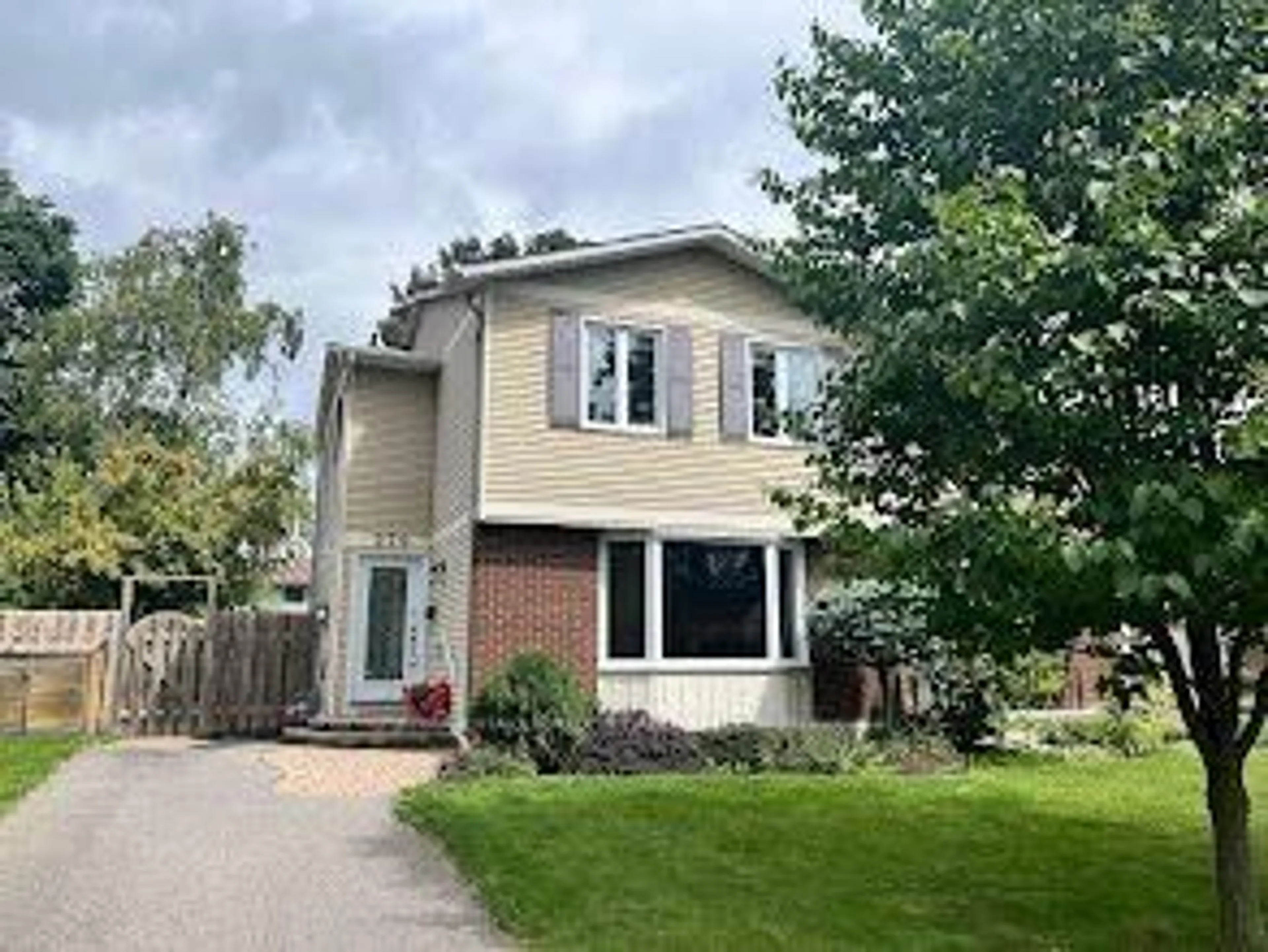 Home with brick exterior material, street for 279 Pintail Terr, Ottawa Ontario K1E 1Z9