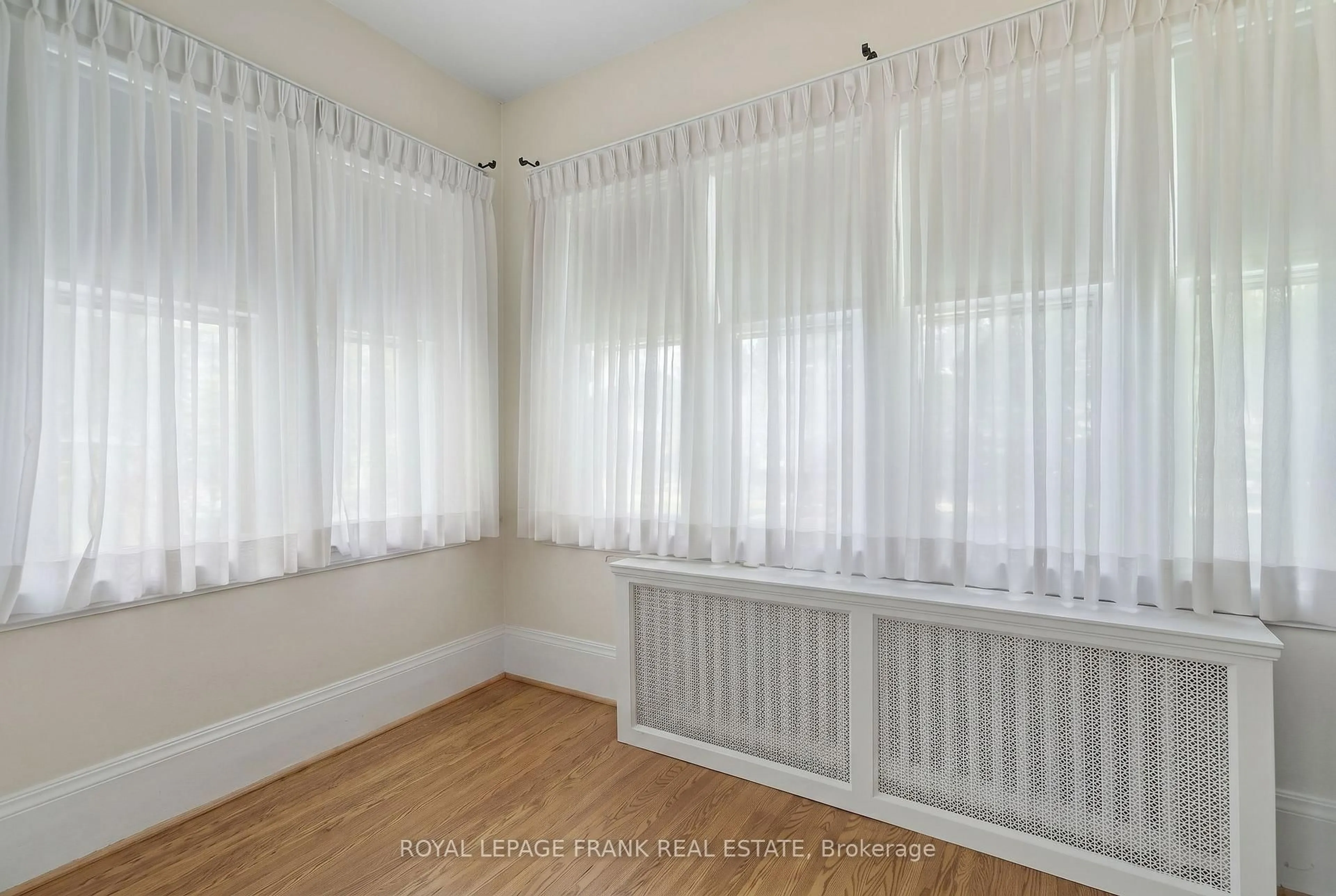A pic of a room for 76 Bond St, Kawartha Lakes Ontario K9V 3R4