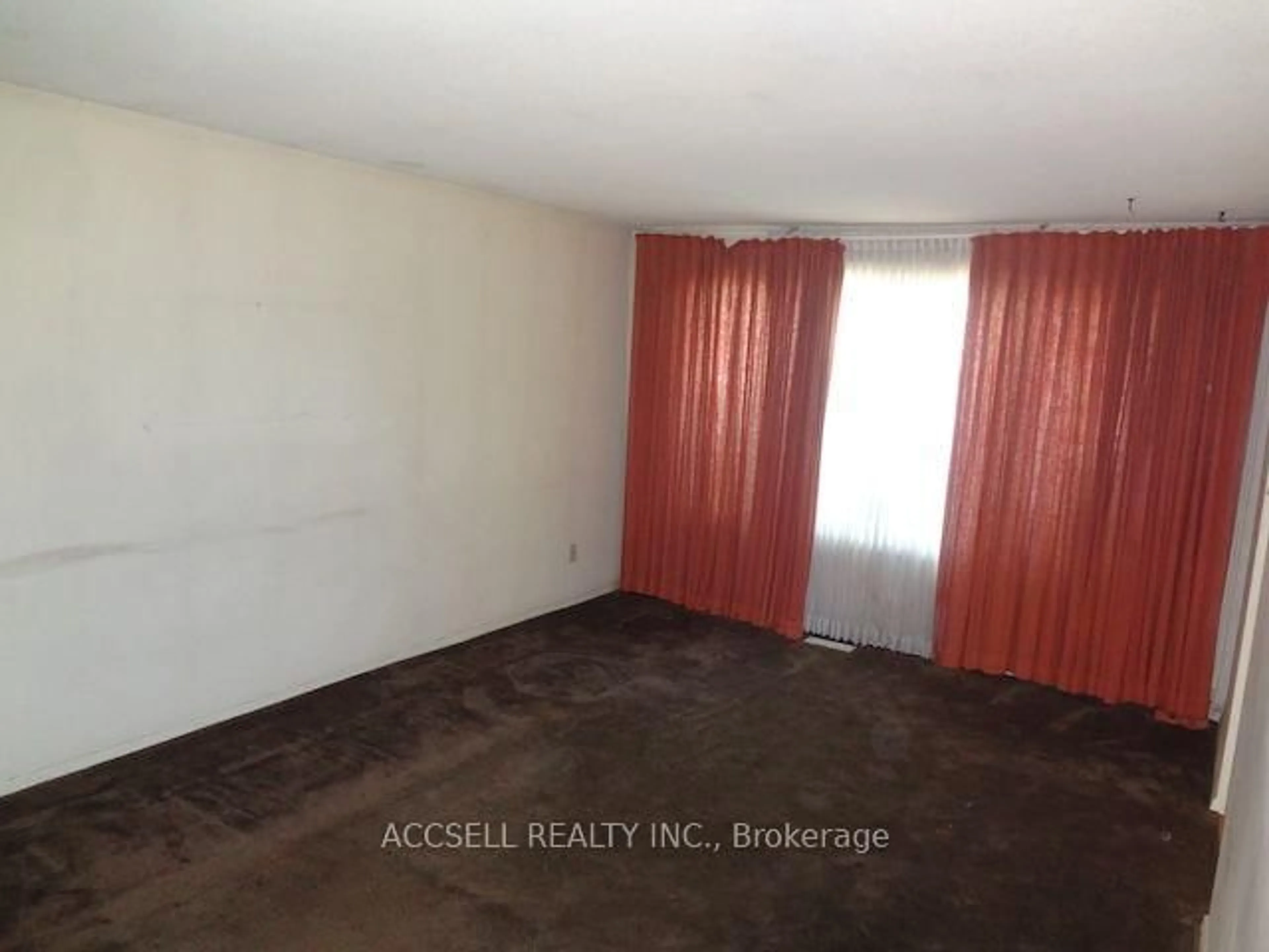 A pic of a room for 28 Harcourt Cres, Kitchener Ontario N2P 1K9