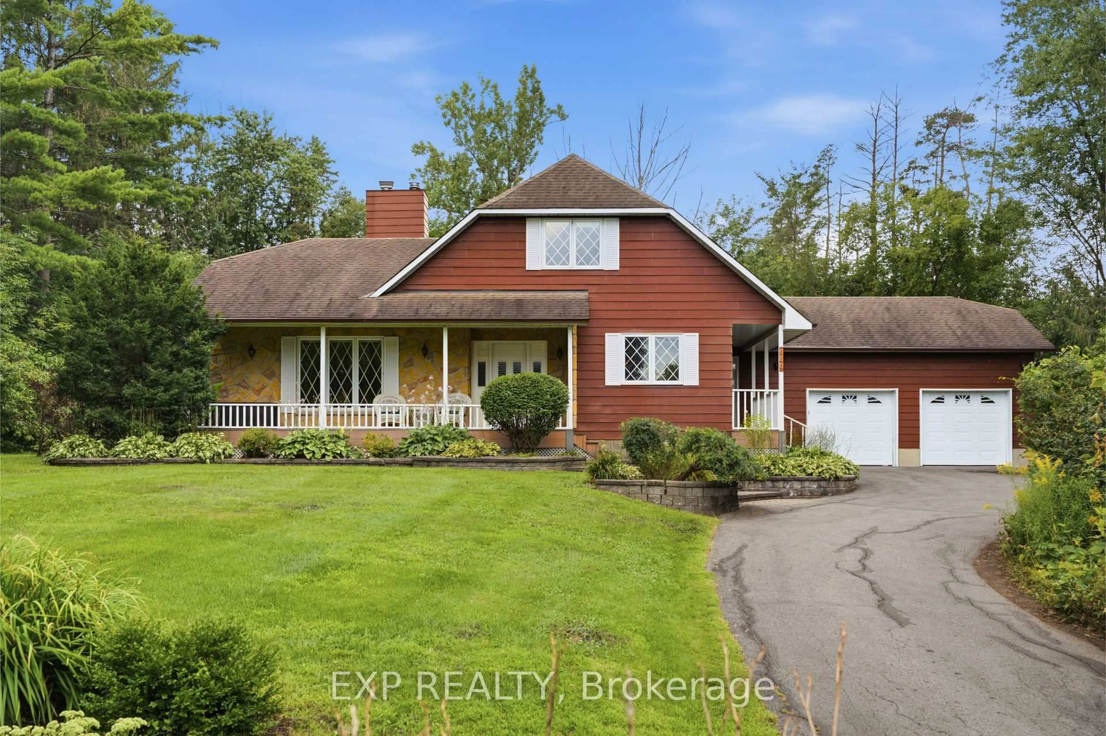 A pic from outside/outdoor area/front of a property/back of a property/a pic from drone, unknown for 960 Quigley Hill Rd, Ottawa Ontario K4C 1H1