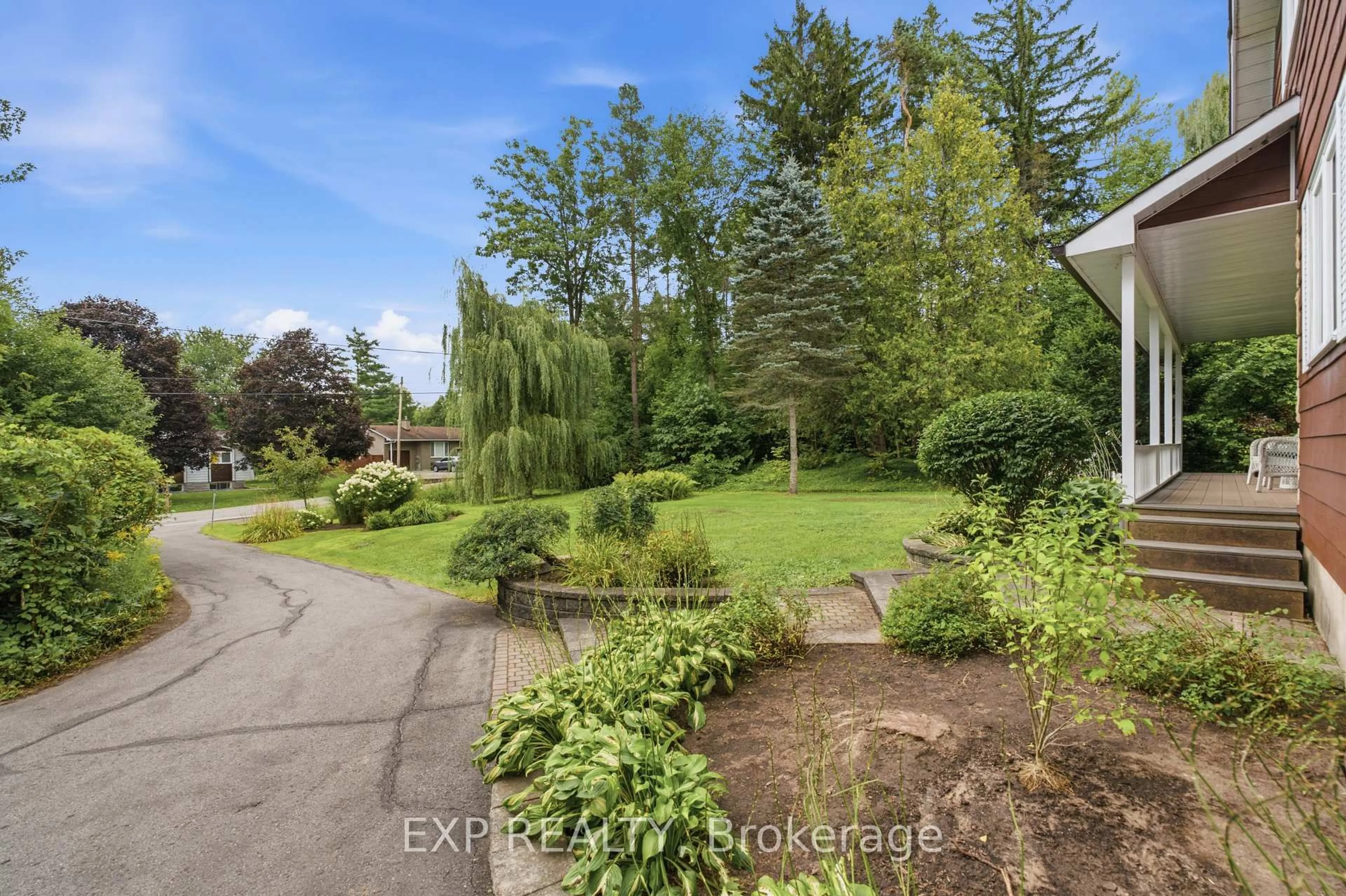 Patio, water/lake/river/ocean view for 960 Quigley Hill Rd, Ottawa Ontario K4C 1H1