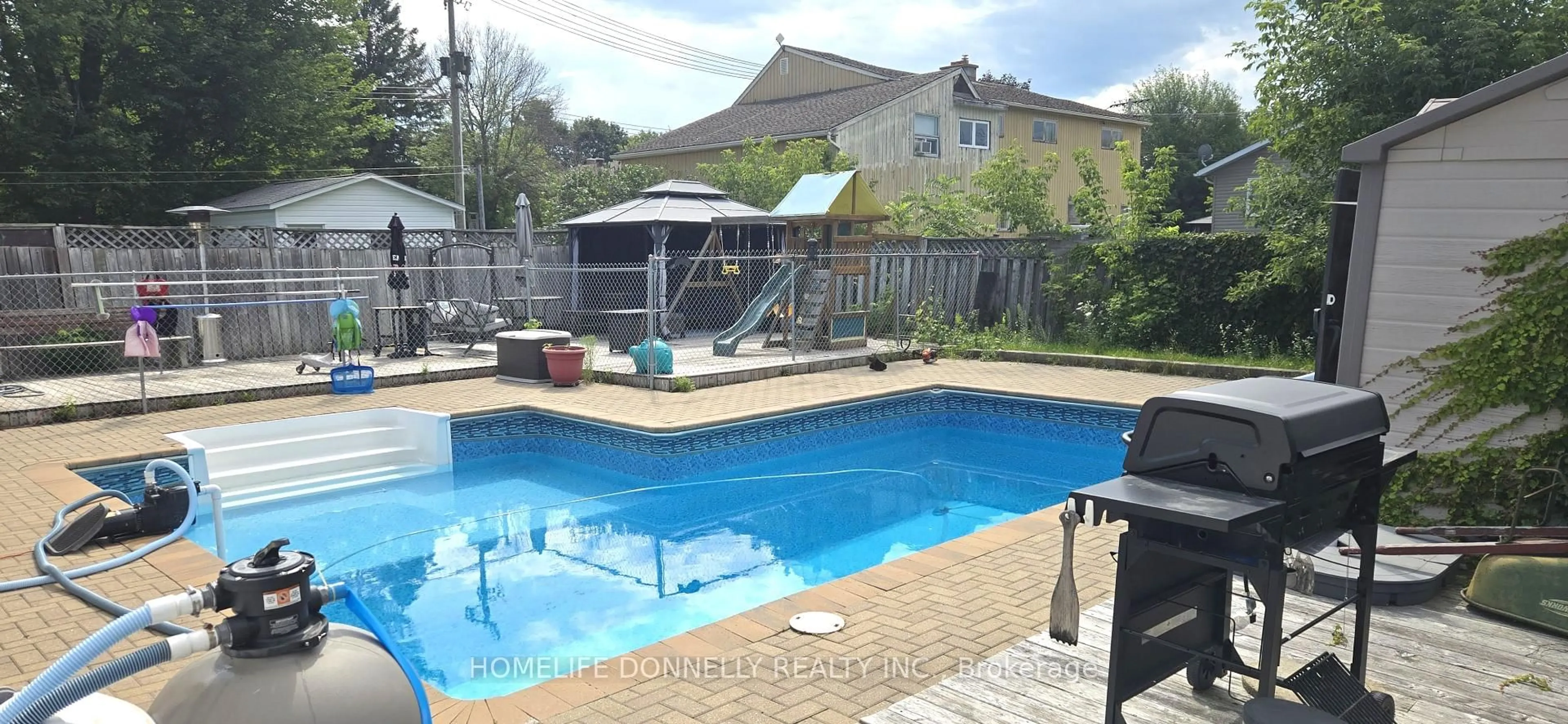 Pool for 310 Dickson St, Pembroke Ontario K8A 2X5