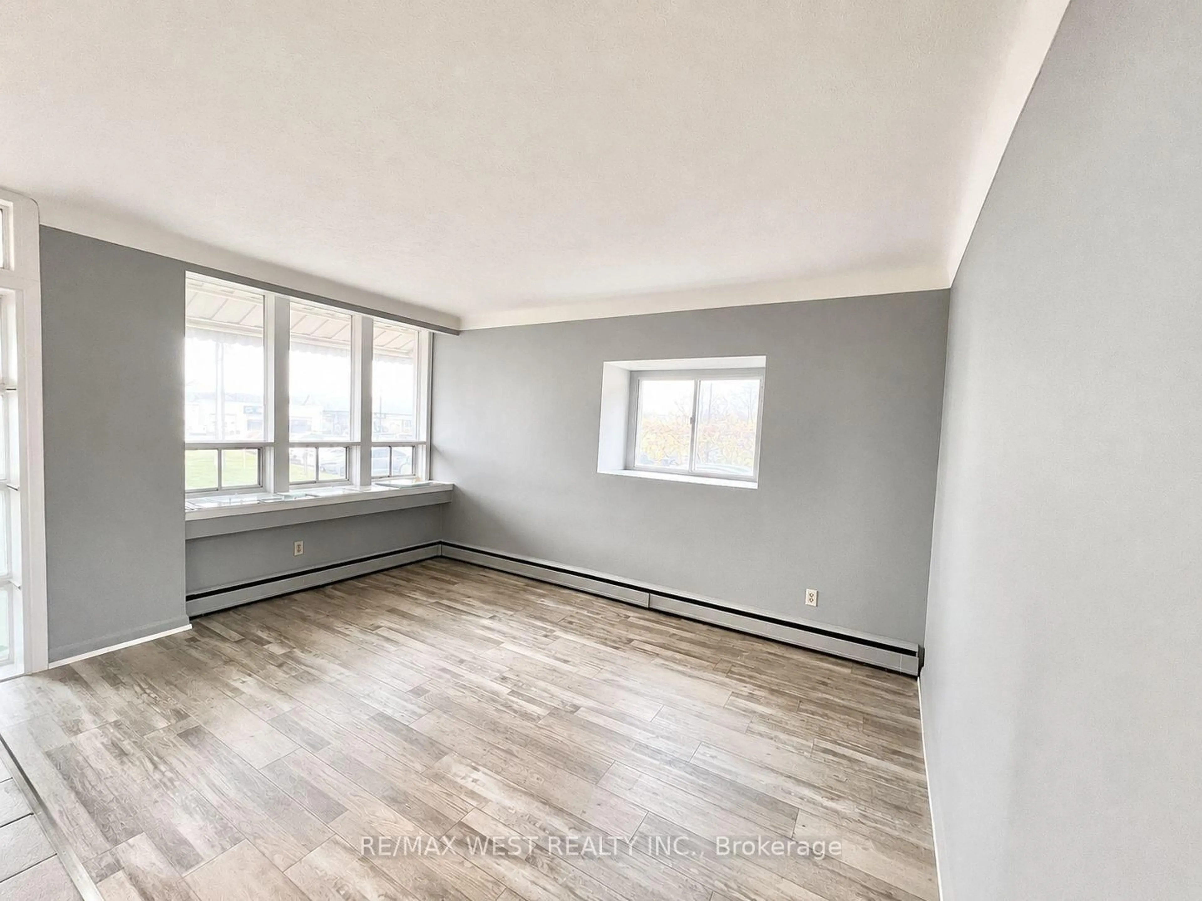A pic of a room for 55 John St, Thorold Ontario L2V 2S7