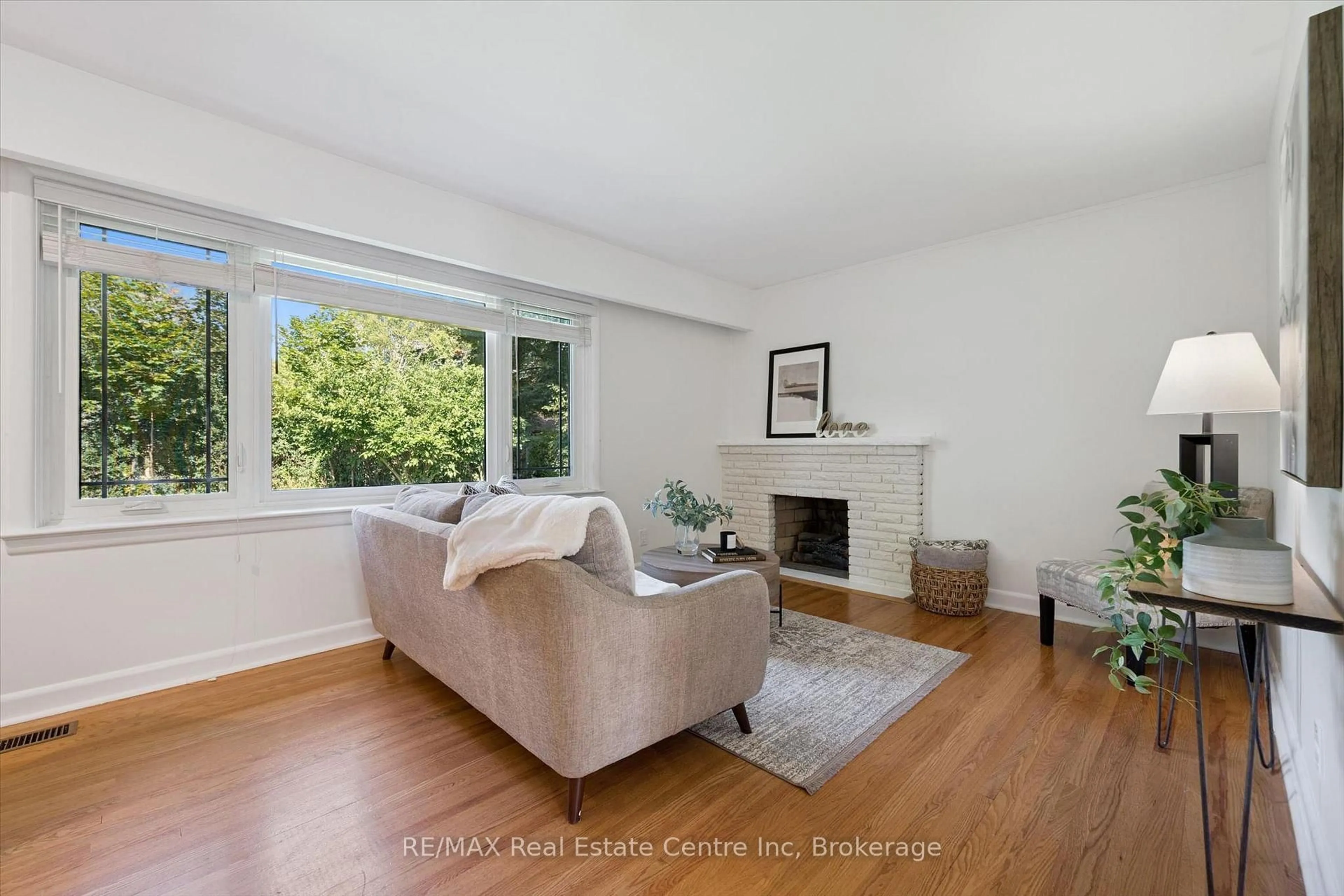 Living room with furniture, unknown for 9 Hamel Ave, Guelph Ontario N1H 5L9