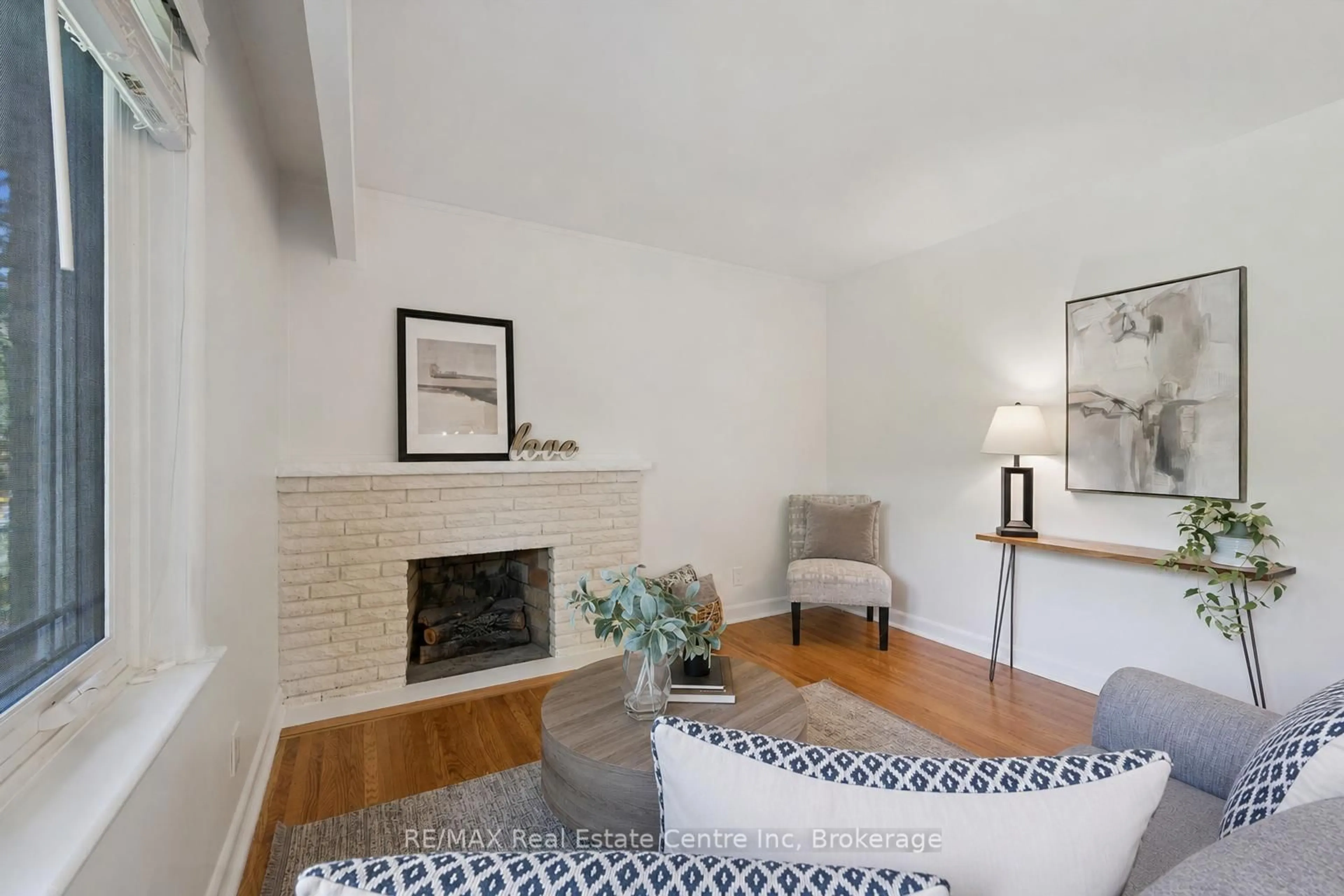 Living room with furniture, unknown for 9 Hamel Ave, Guelph Ontario N1H 5L9