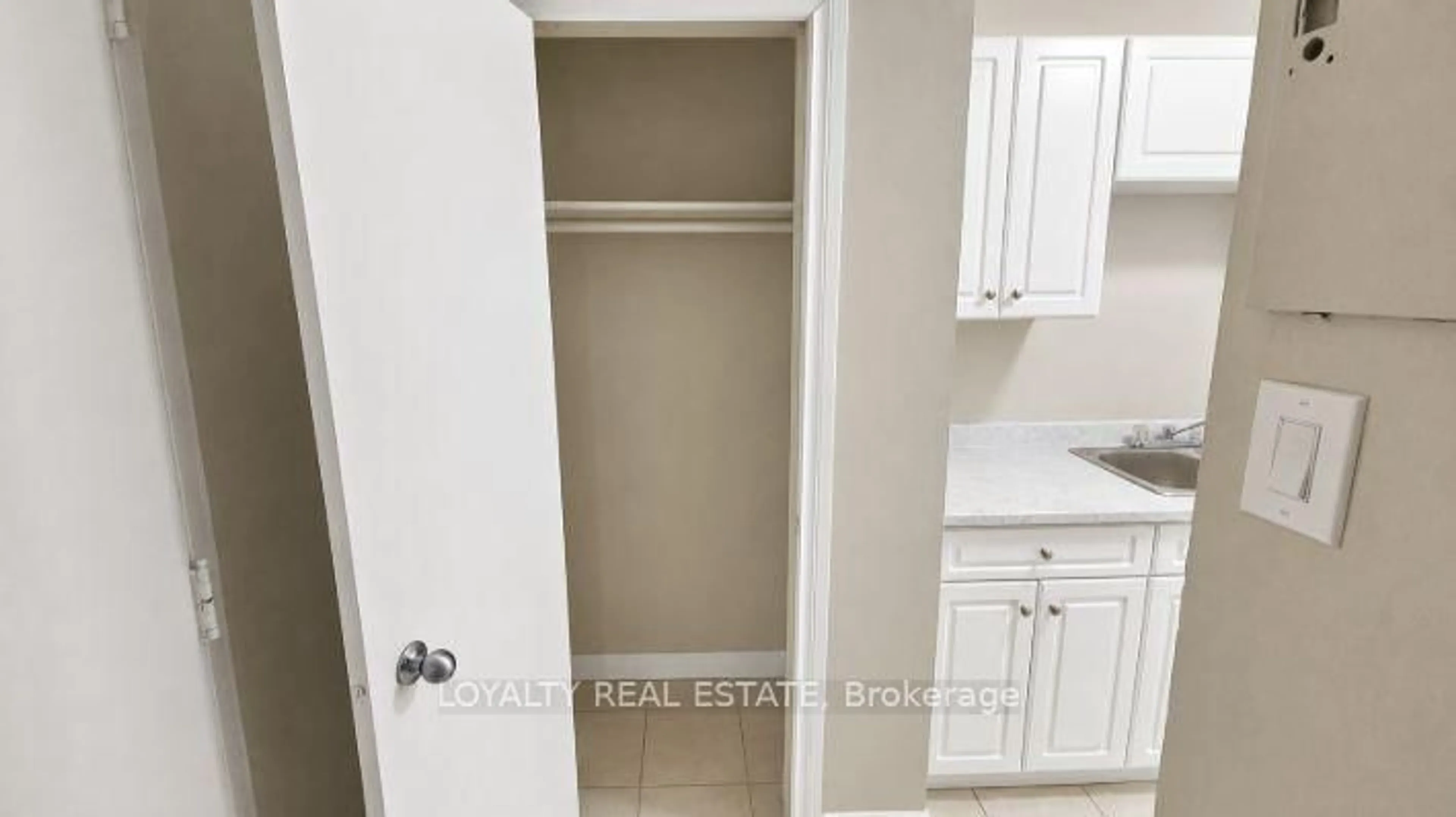 A pic of a room for 601 Barber Ave #306, North Perth Ontario N4W 1S4