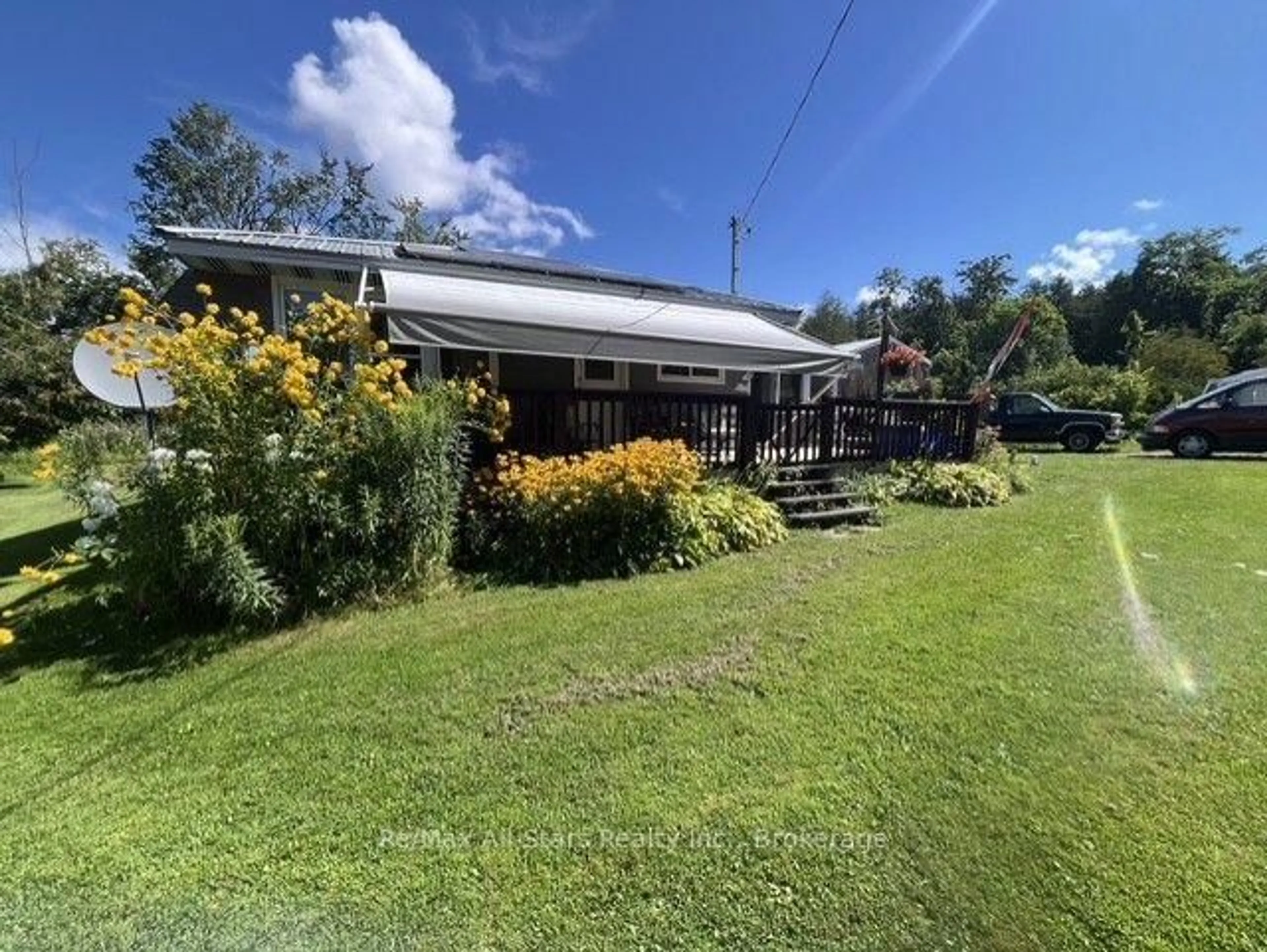 A pic from outside/outdoor area/front of a property/back of a property/a pic from drone, unknown for 2 Alexander Ave, Kawartha Lakes Ontario K0M 1L0
