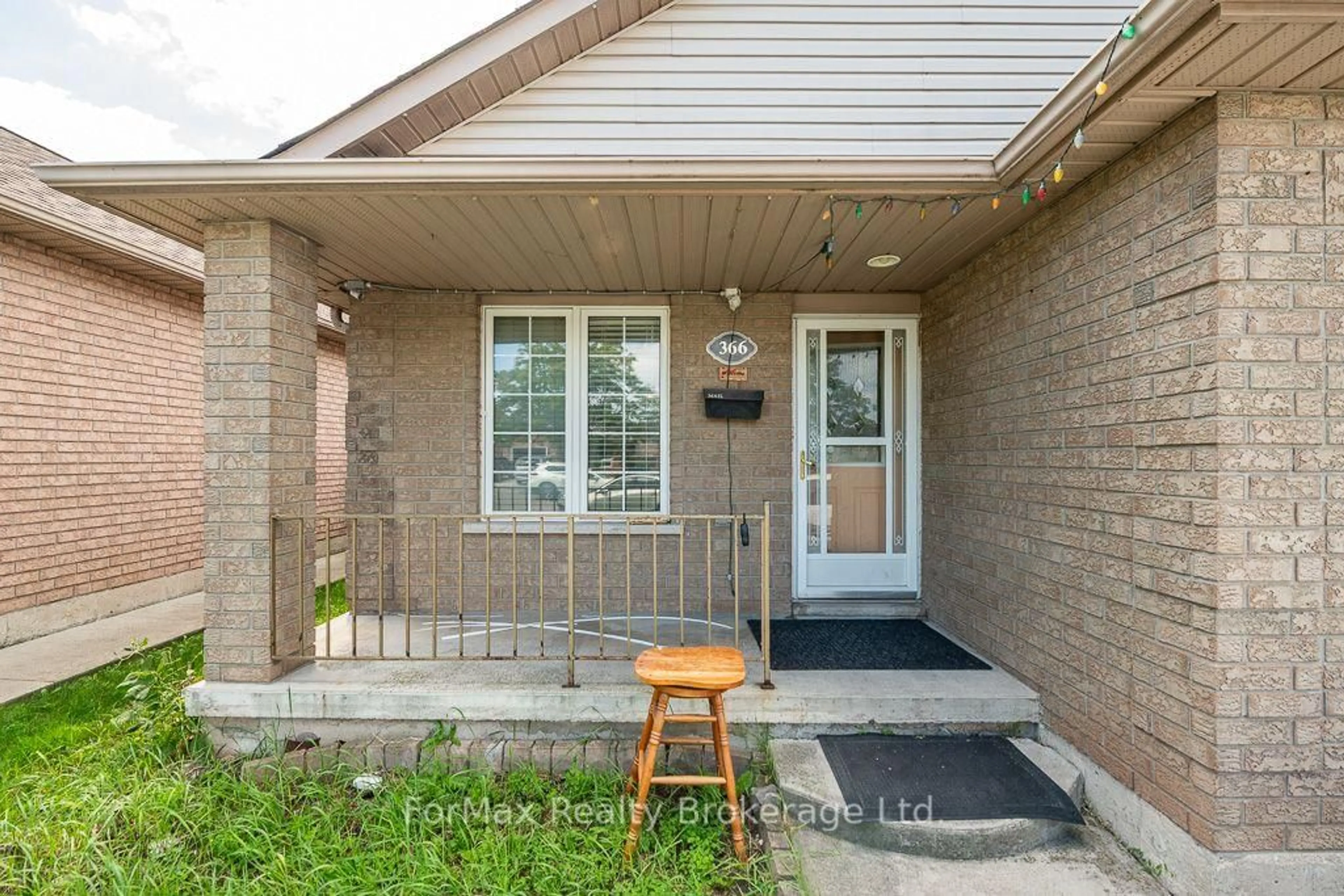 Unknown for 366 Macintosh Dr, Hamilton Ontario L8E 4E2