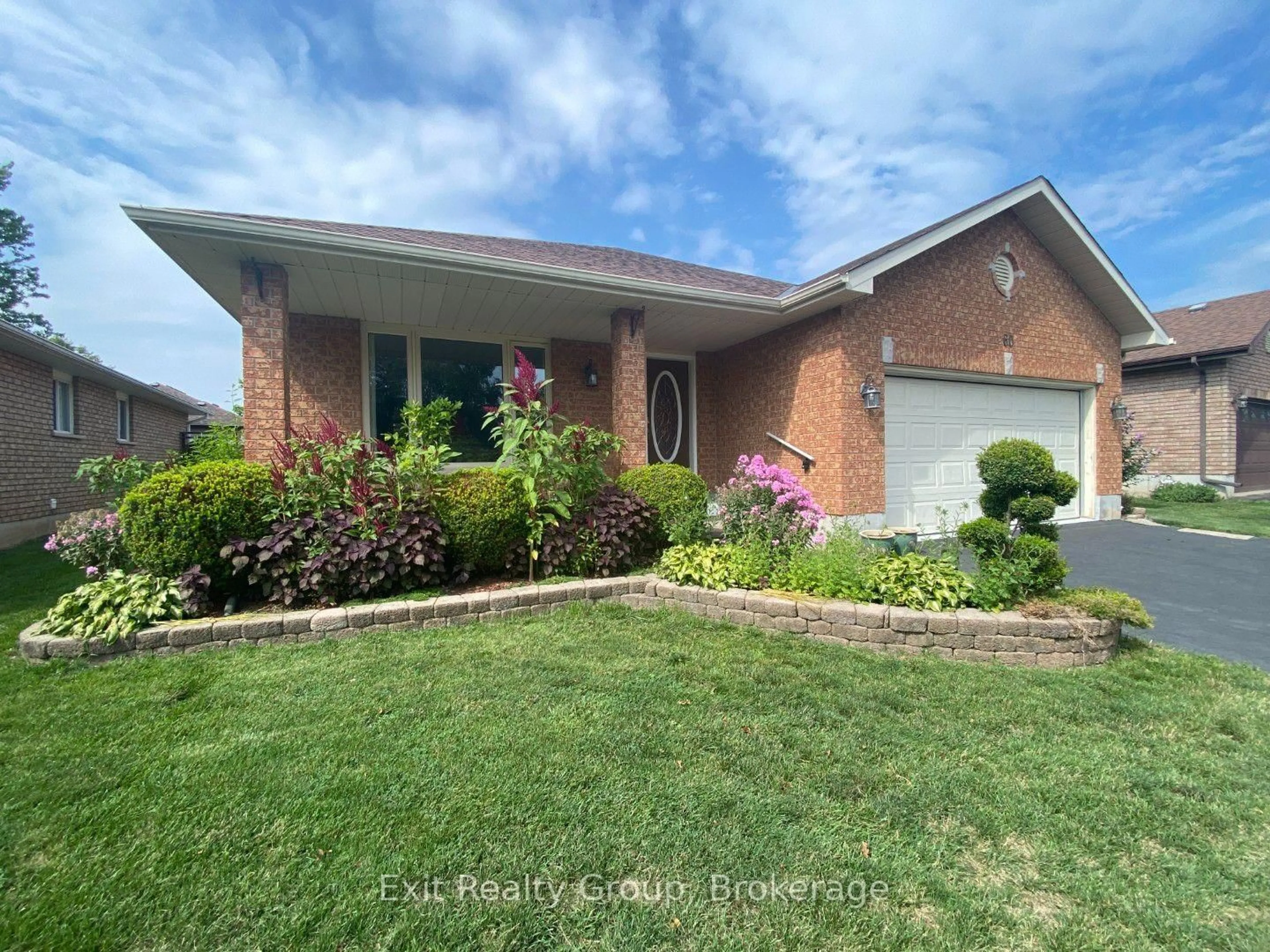 Home with brick exterior material, water/lake/river/ocean view for 60 Oak Ridge Blvd, Belleville Ontario K8N 5W2