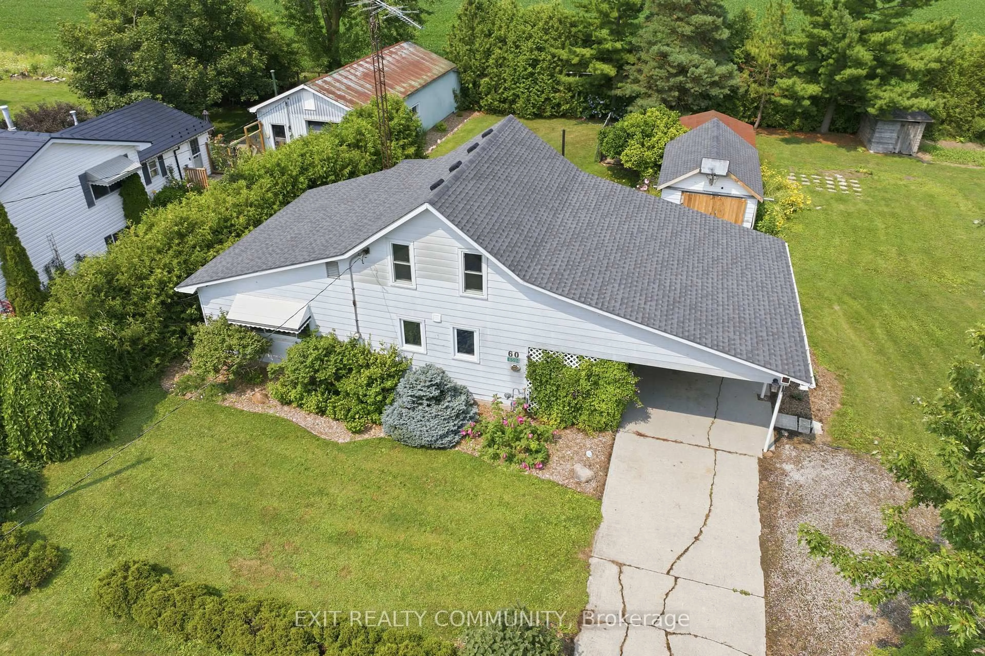 A pic from outside/outdoor area/front of a property/back of a property/a pic from drone, street for 6594 James St, Brooke-Alvinston Ontario N0N 1K0