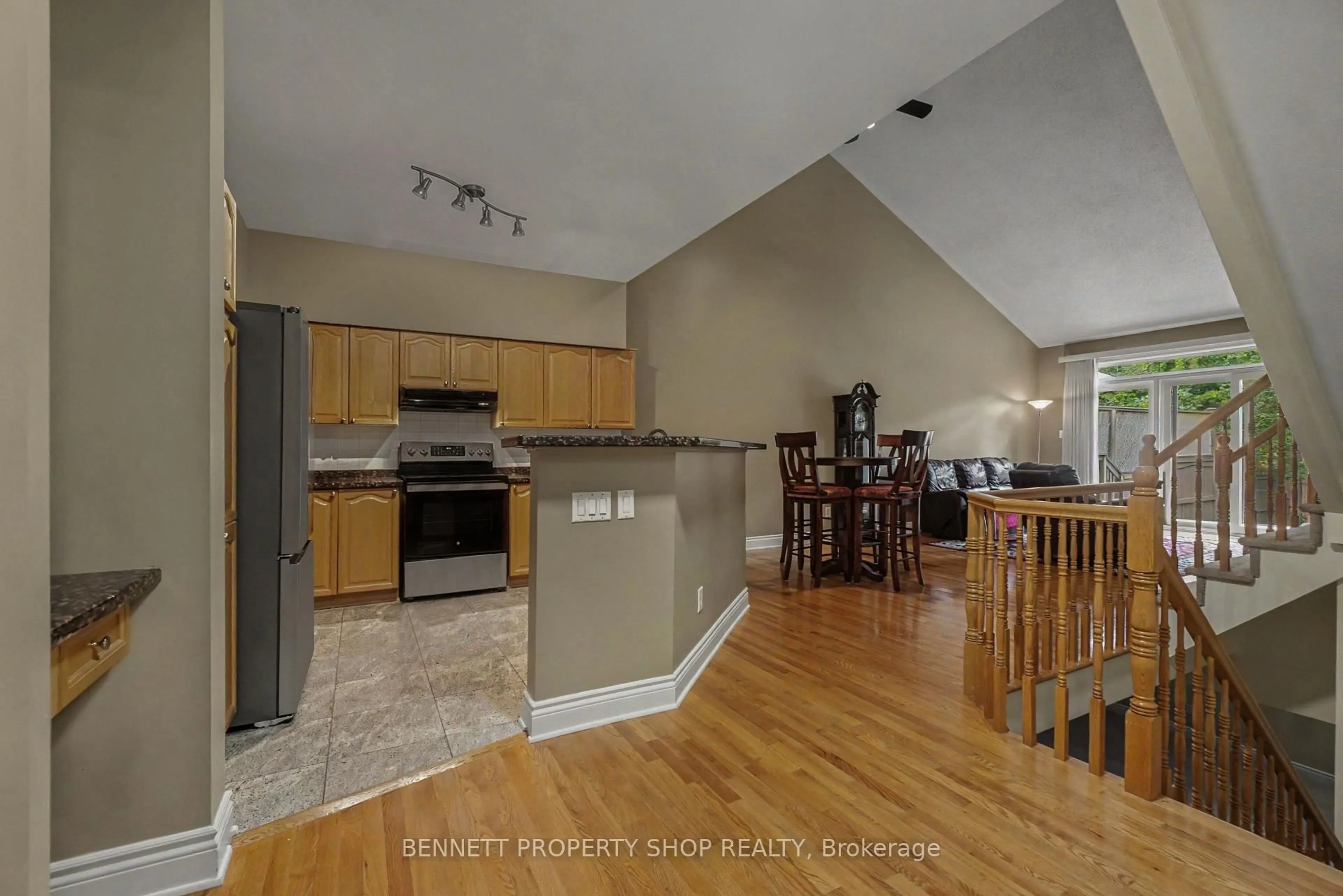 Open concept kitchen, unknown for 39 Foulis Cres, Ottawa Ontario K2L 4H2