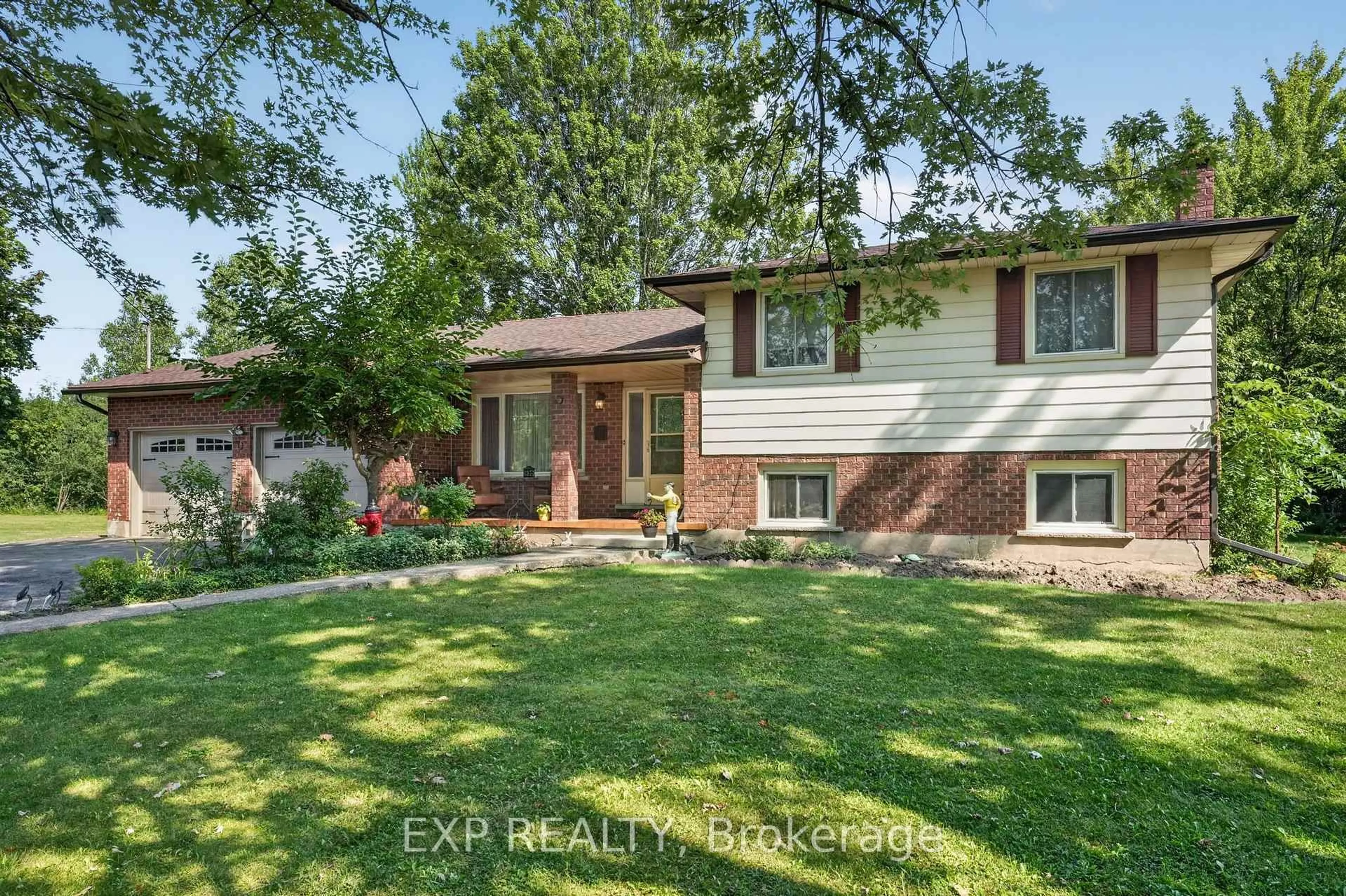 Home with brick exterior material, street for 1370 Pound Ave, Fort Erie Ontario L2A 6A3