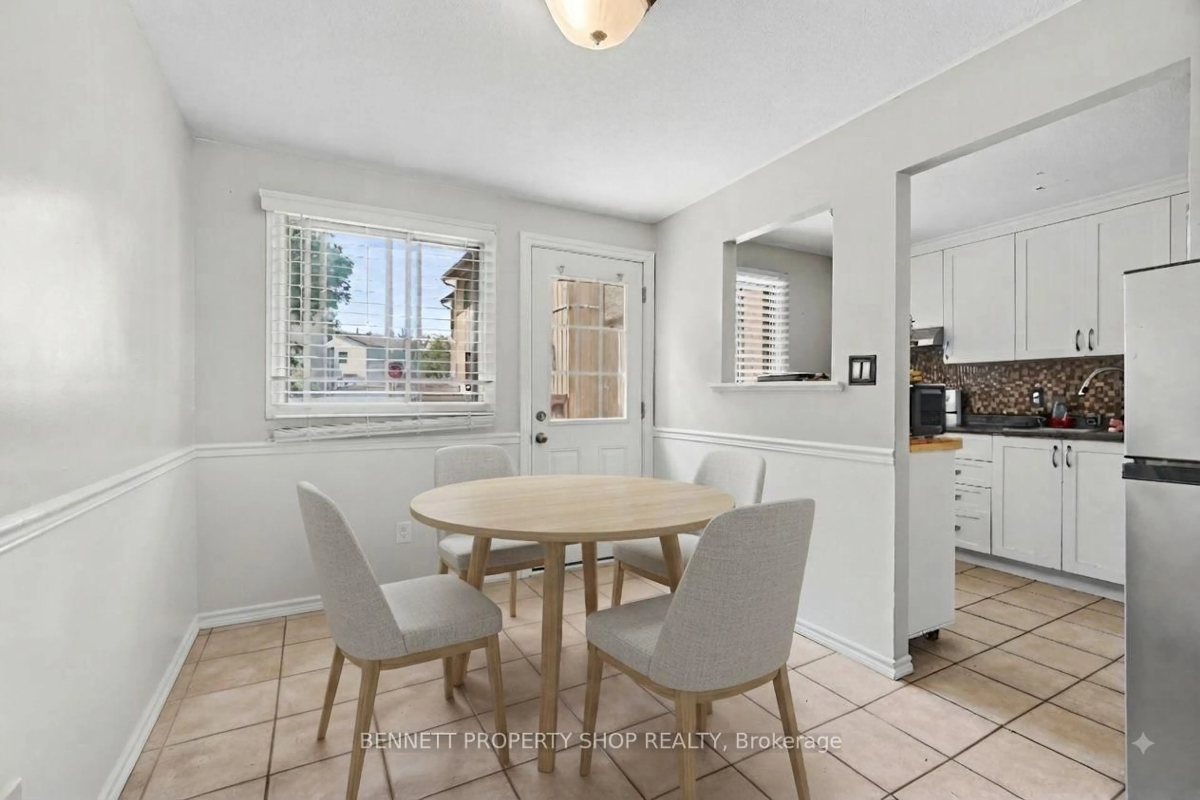 Dining room, unknown for 1439 Bethamy Lane, Ottawa Ontario K1J 8P7