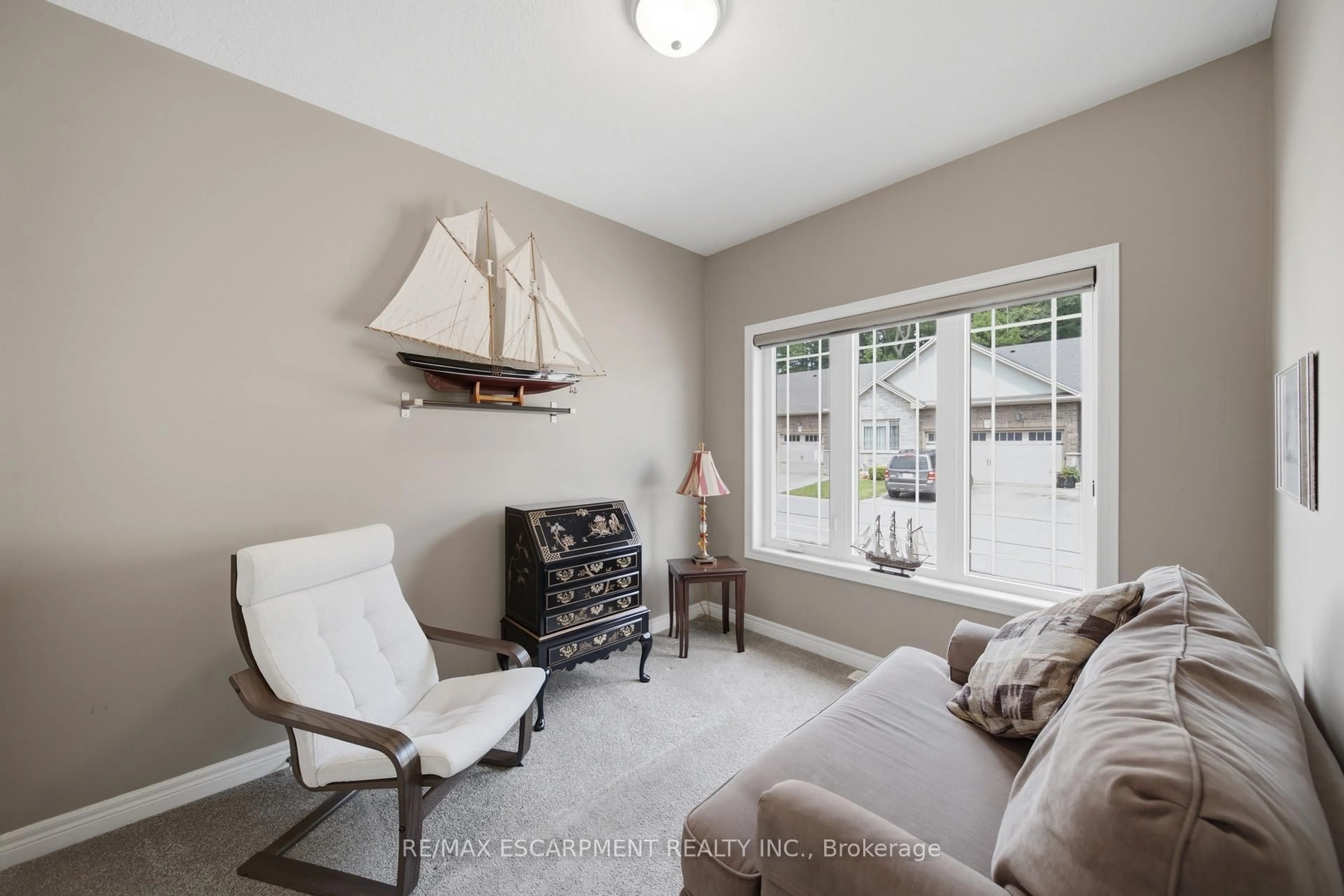 Living room with furniture, unknown for 194 Donly Dr #14, Norfolk Ontario N3Y 0C6