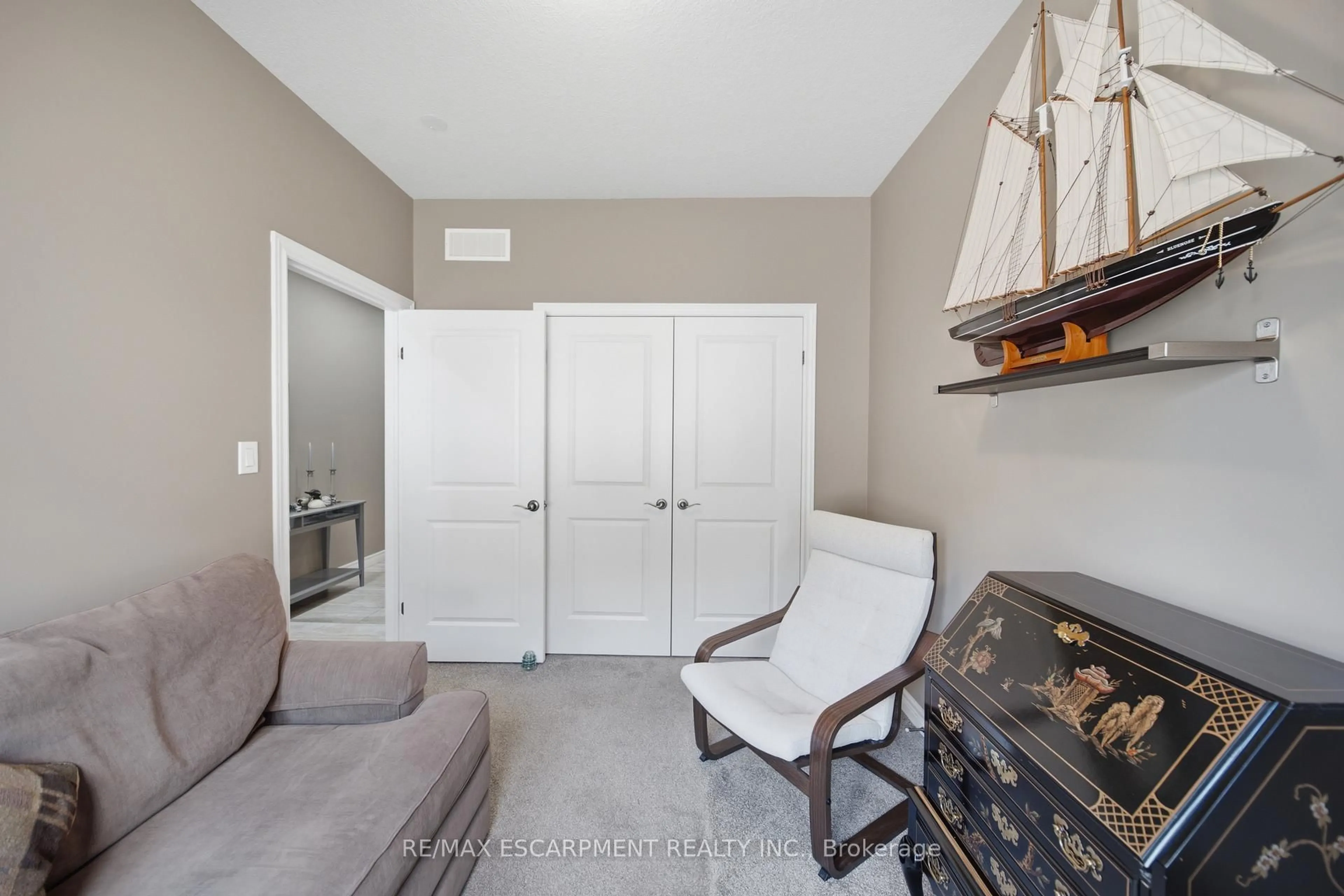 Indoor entryway for 194 Donly Dr #14, Norfolk Ontario N3Y 0C6