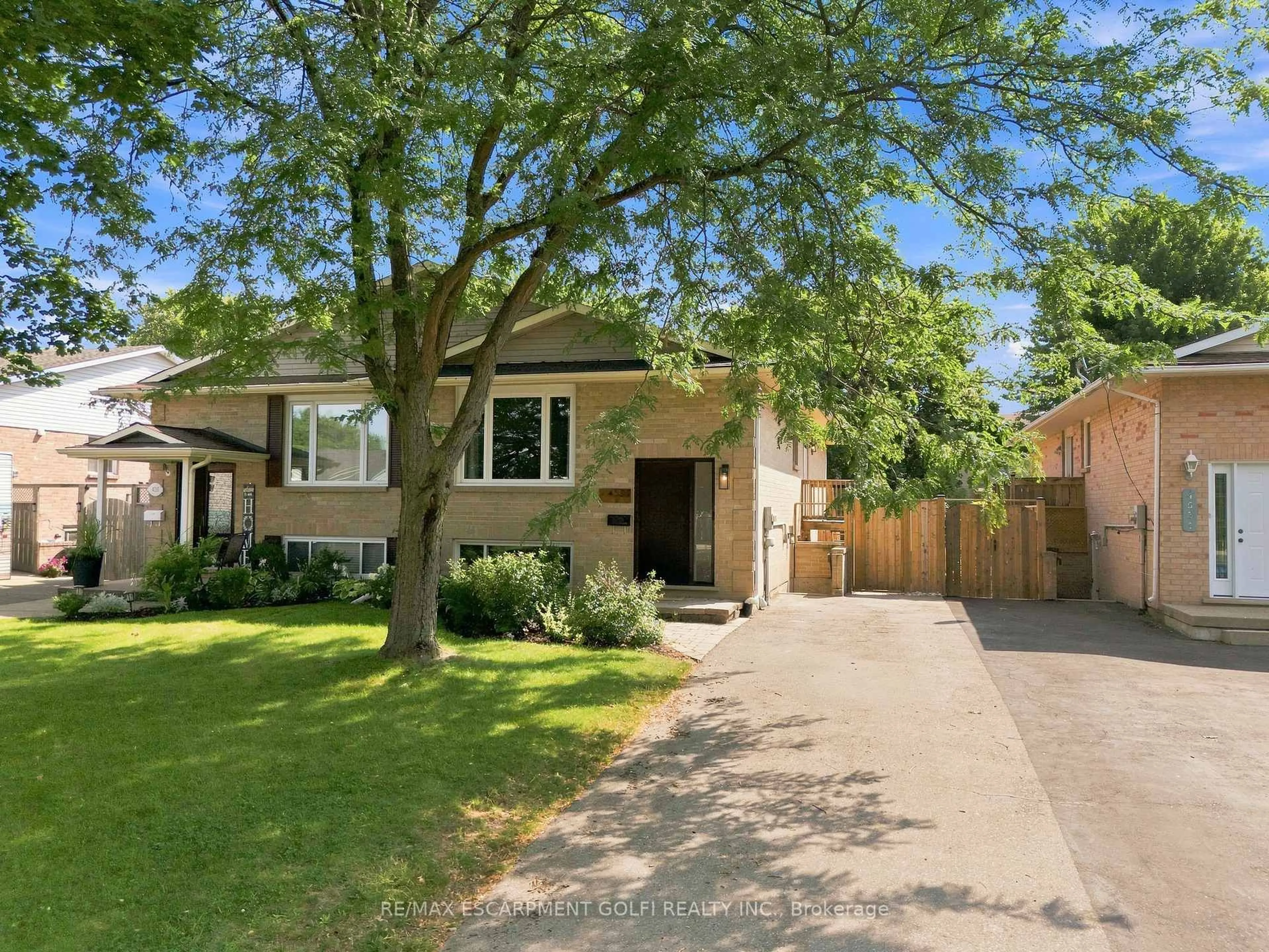 Home with brick exterior material, street for 4533 Carriage Rd, Lincoln Ontario L3J 0C2
