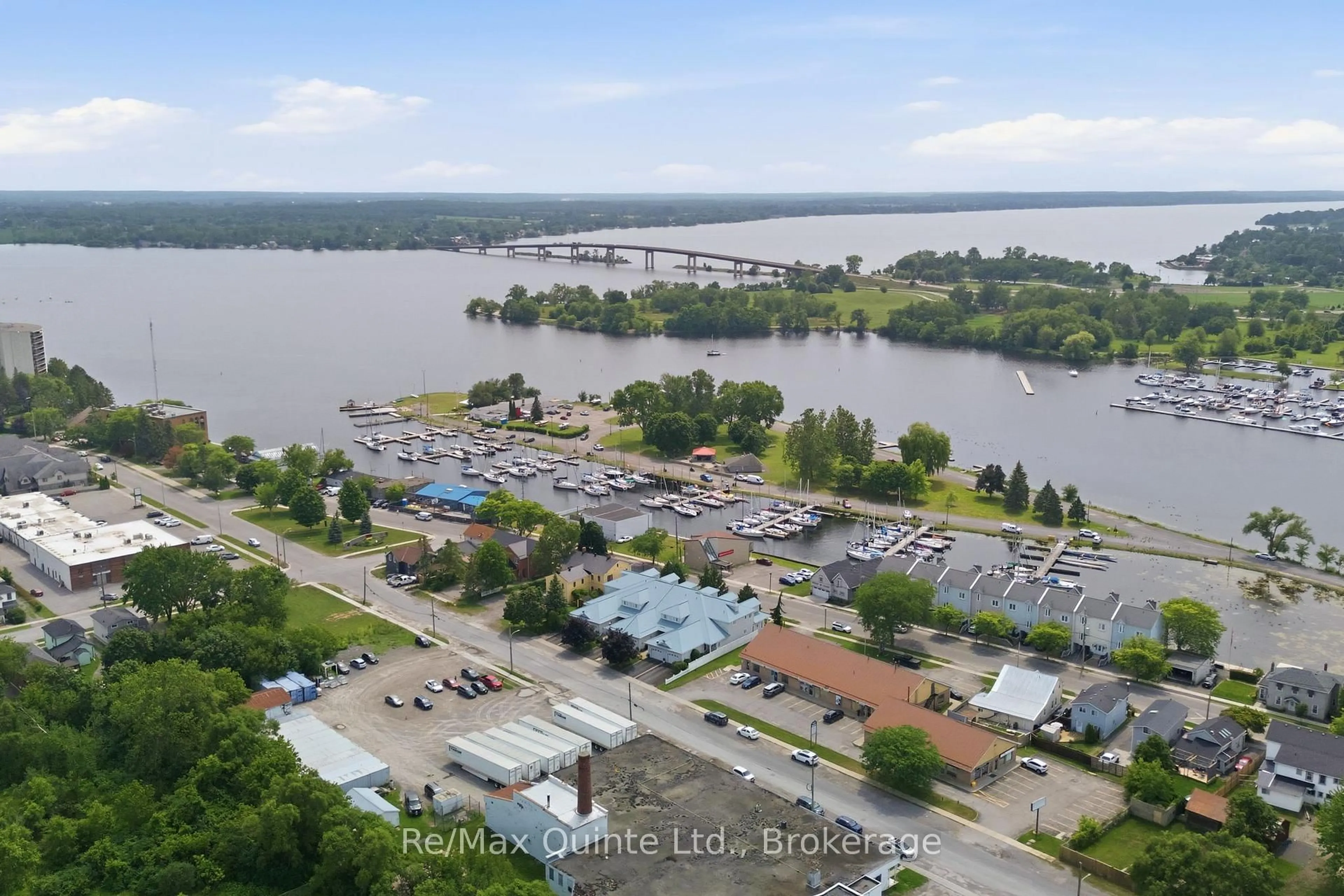 A pic from outside/outdoor area/front of a property/back of a property/a pic from drone, water/lake/river/ocean view for 86 Pinnacle St, Belleville Ontario K8N 5Y5