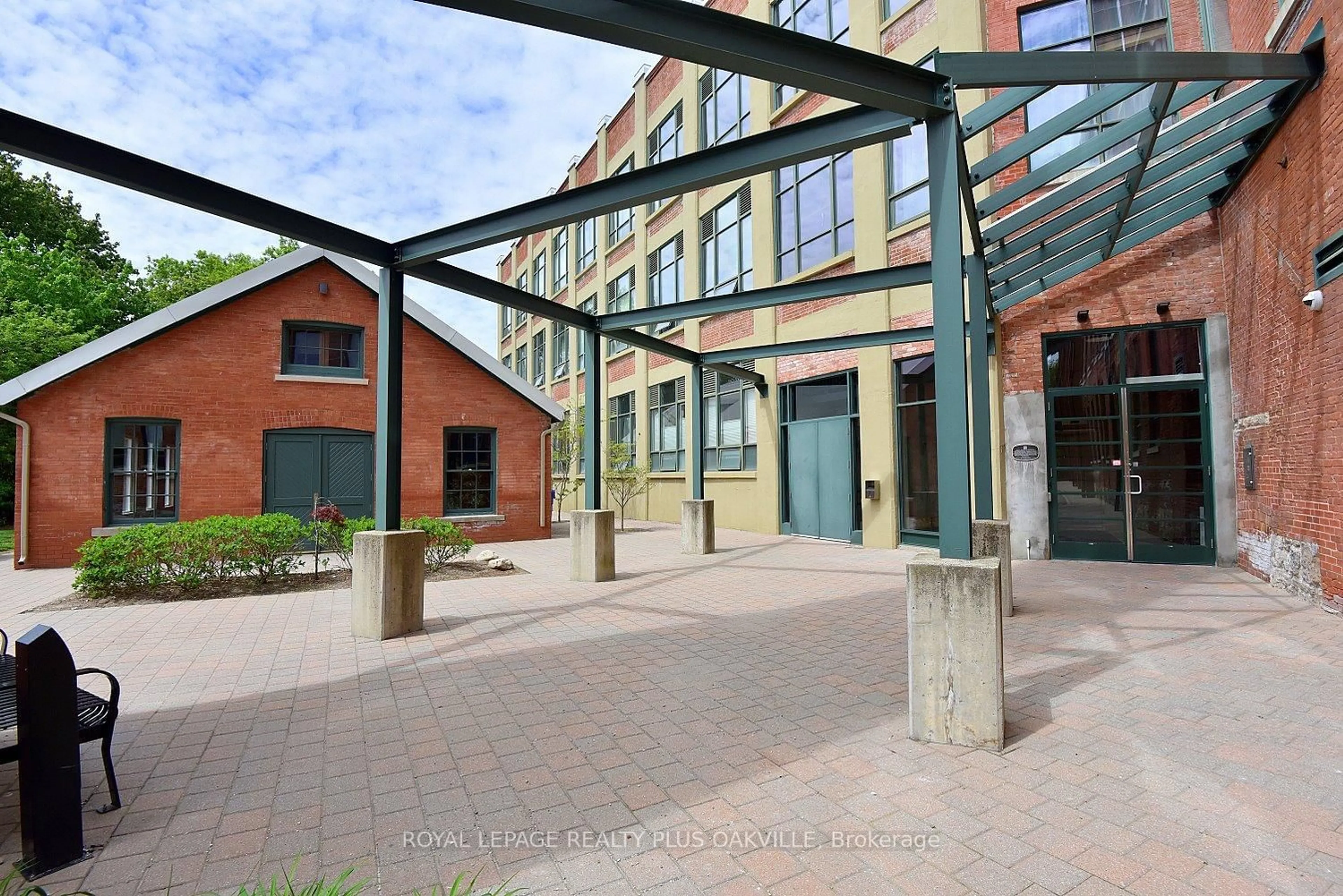 Indoor foyer for 26 Ontario St #310, Guelph Ontario N1E 7K1