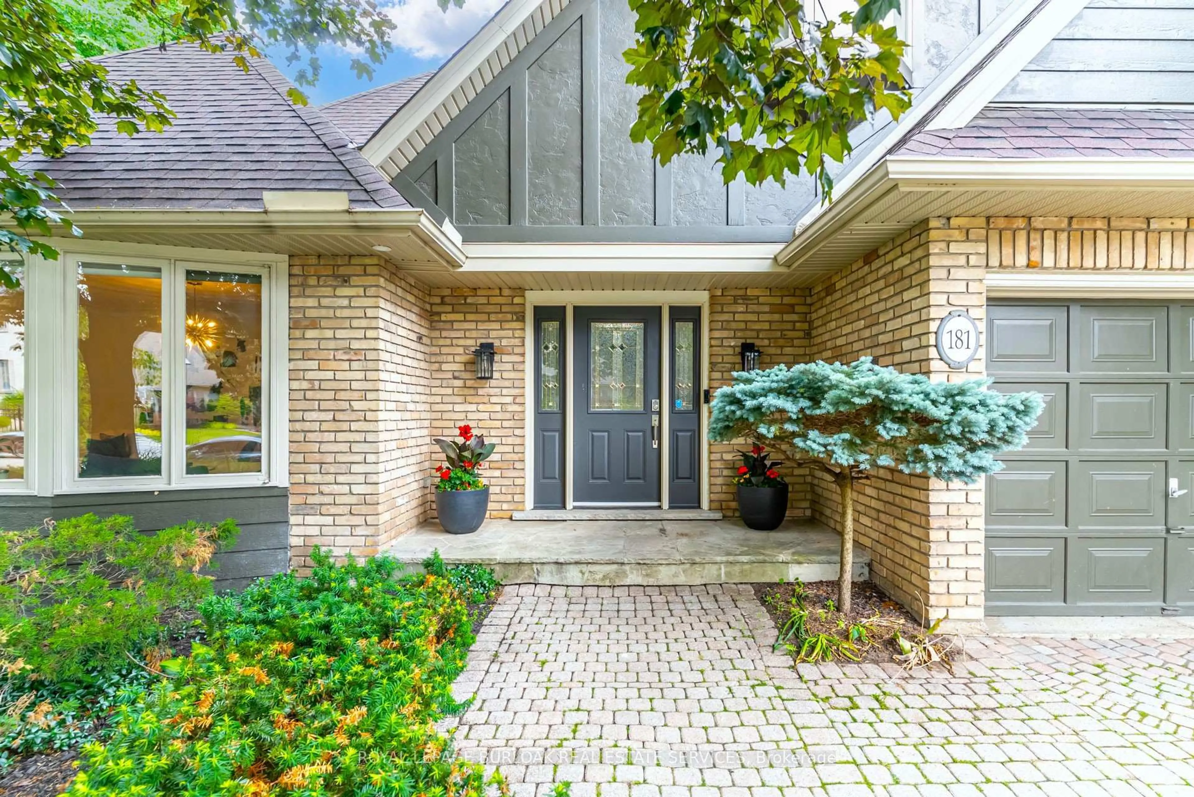 Home with brick exterior material, street for 181 Golf Links Rd, Hamilton Ontario L9G 2N4