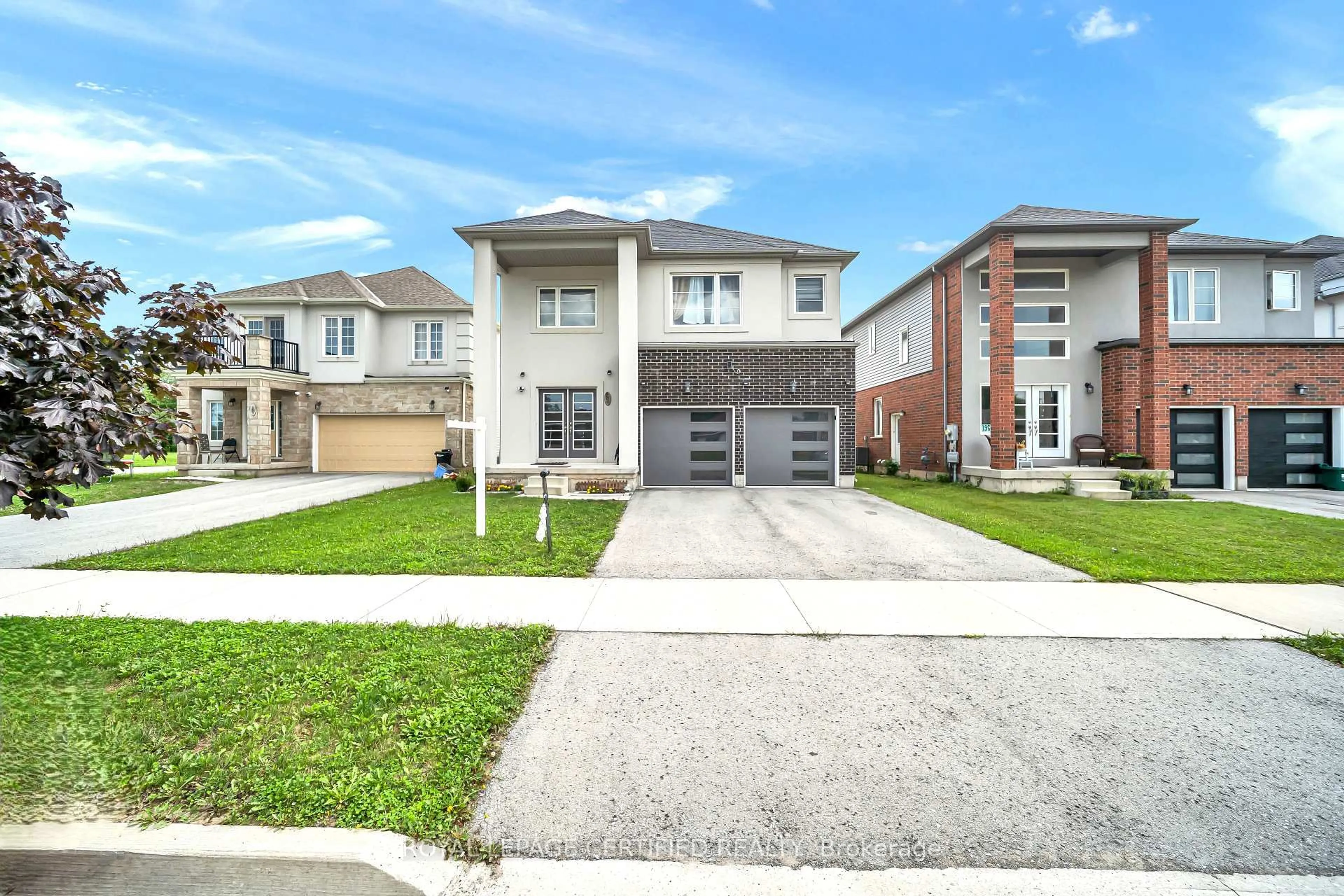 Home with brick exterior material, street for 204 Mccabe Ave, Welland Ontario L3B 0H6